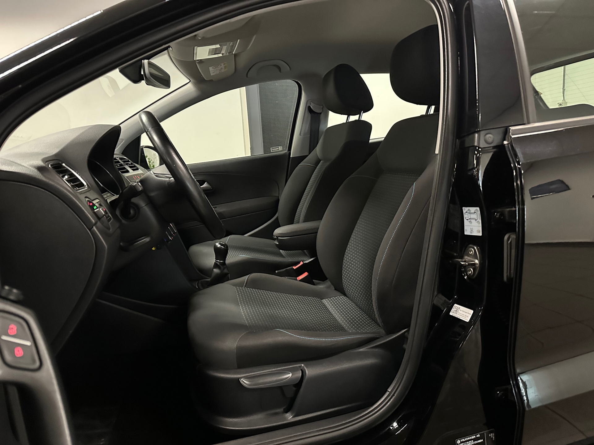 https://www.autokooy.nl//xml/images/42511438-11.JPG