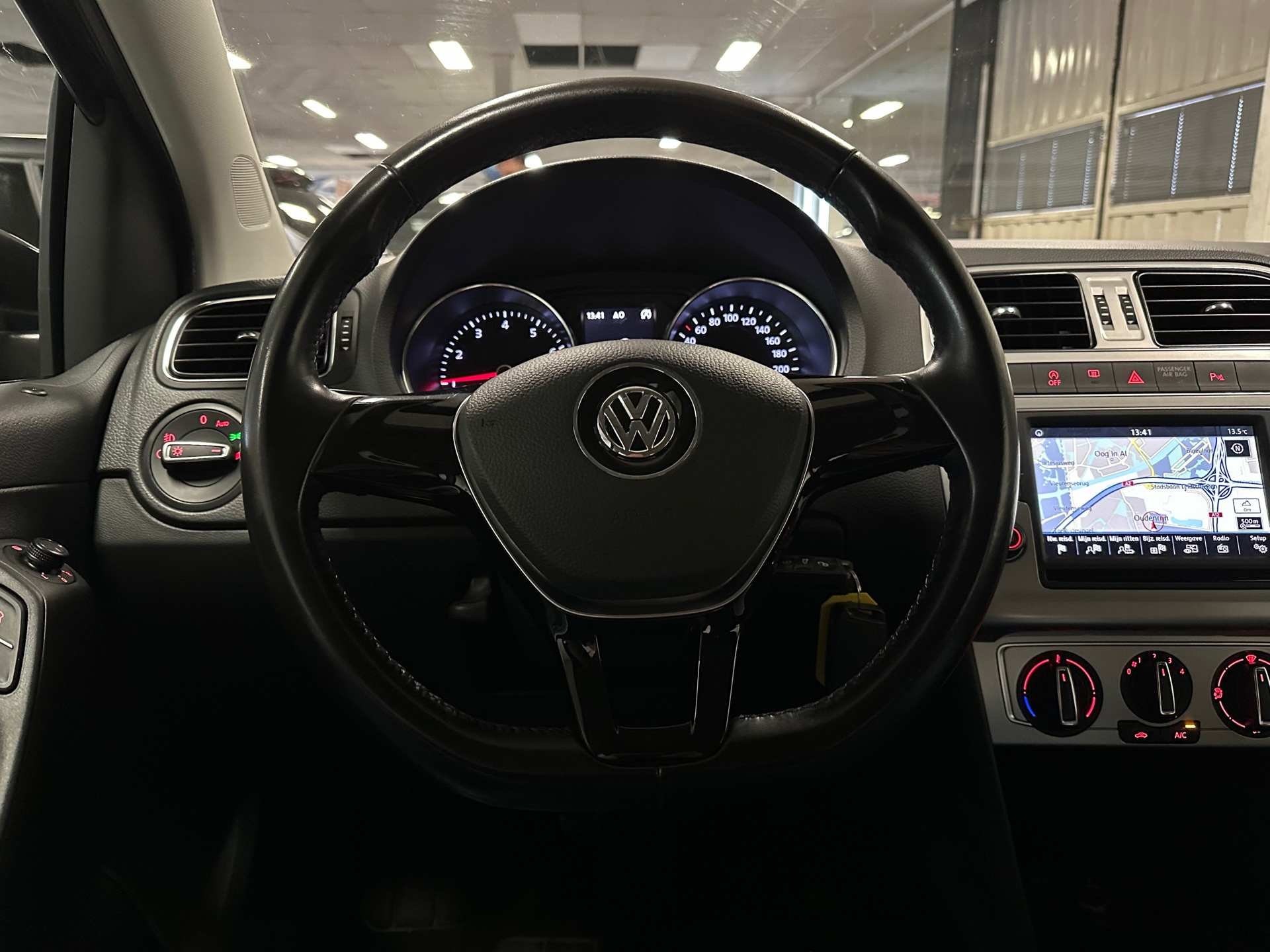 https://www.autokooy.nl//xml/images/42511438-13.JPG