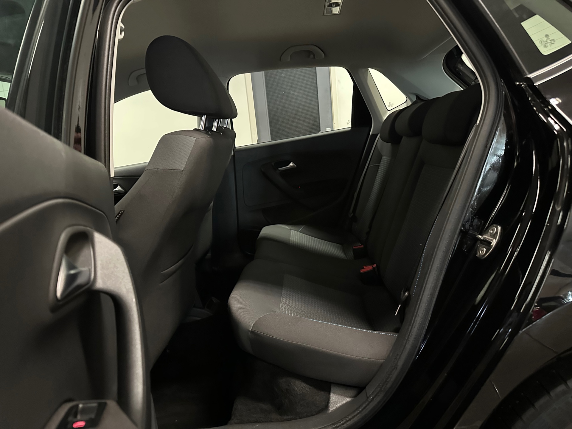 https://www.autokooy.nl//xml/images/42511438-22.JPG