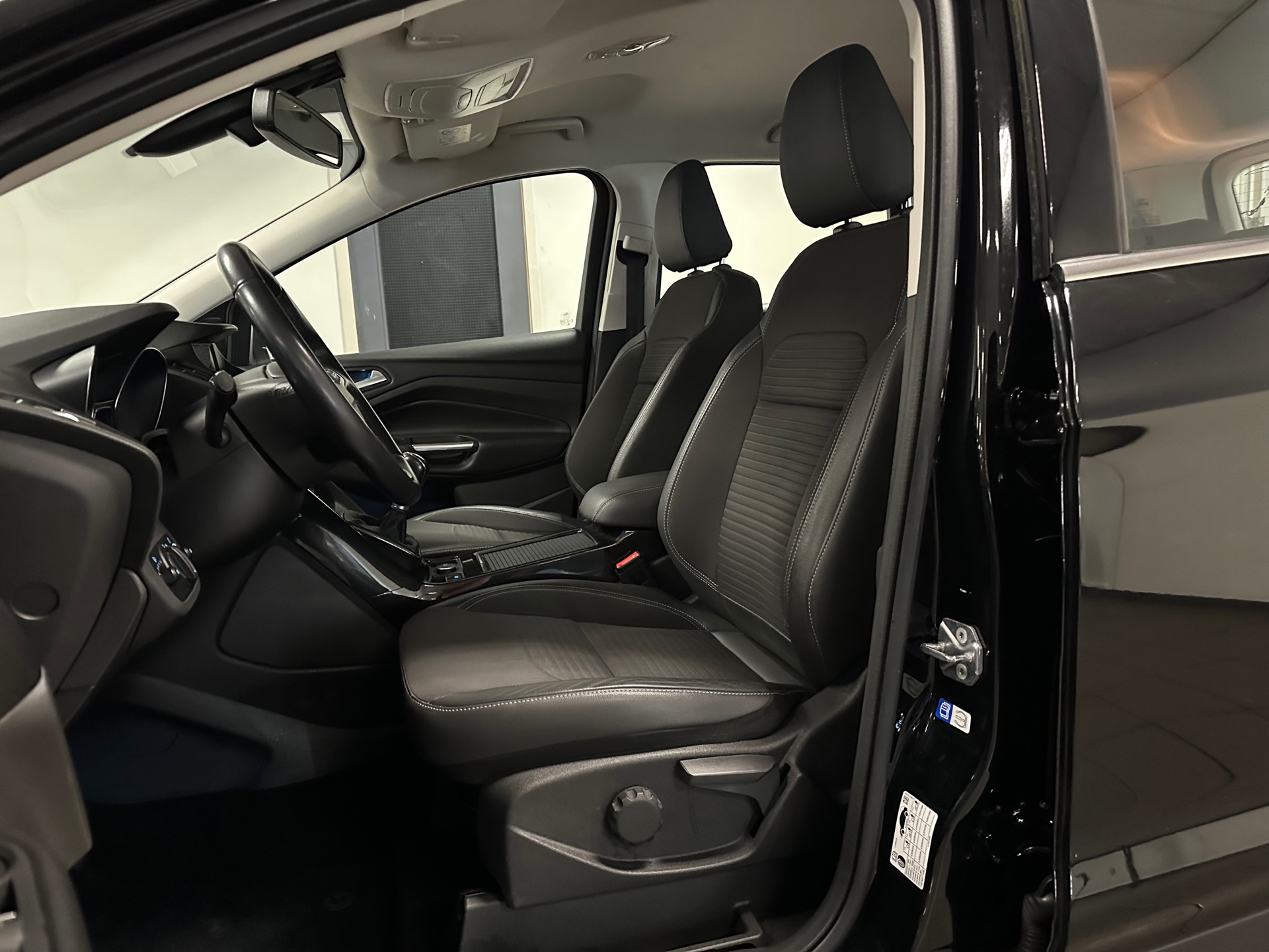 https://www.autokooy.nl//xml/images/42652024-12.JPG