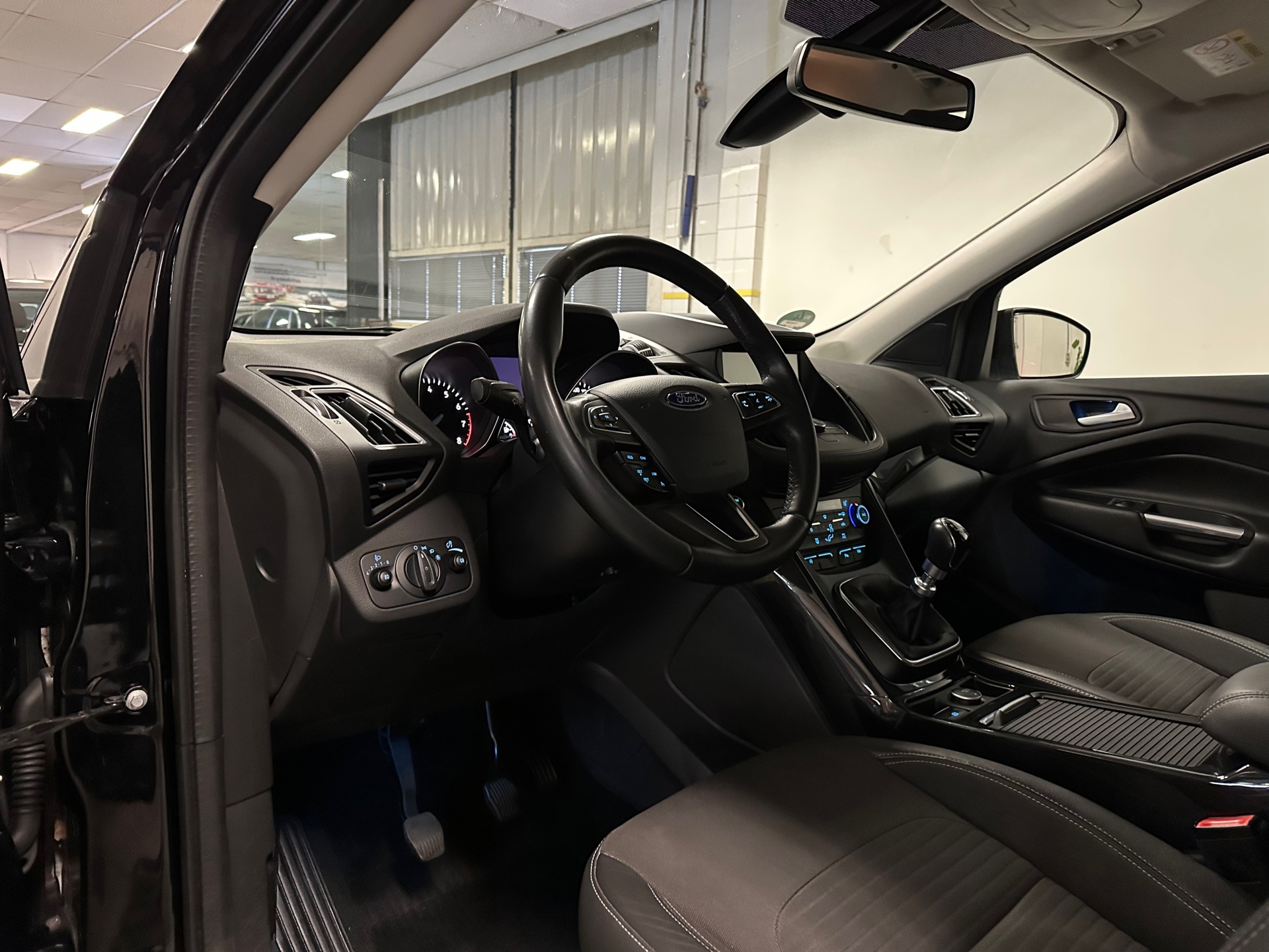 https://www.autokooy.nl//xml/images/42652024-13.JPG