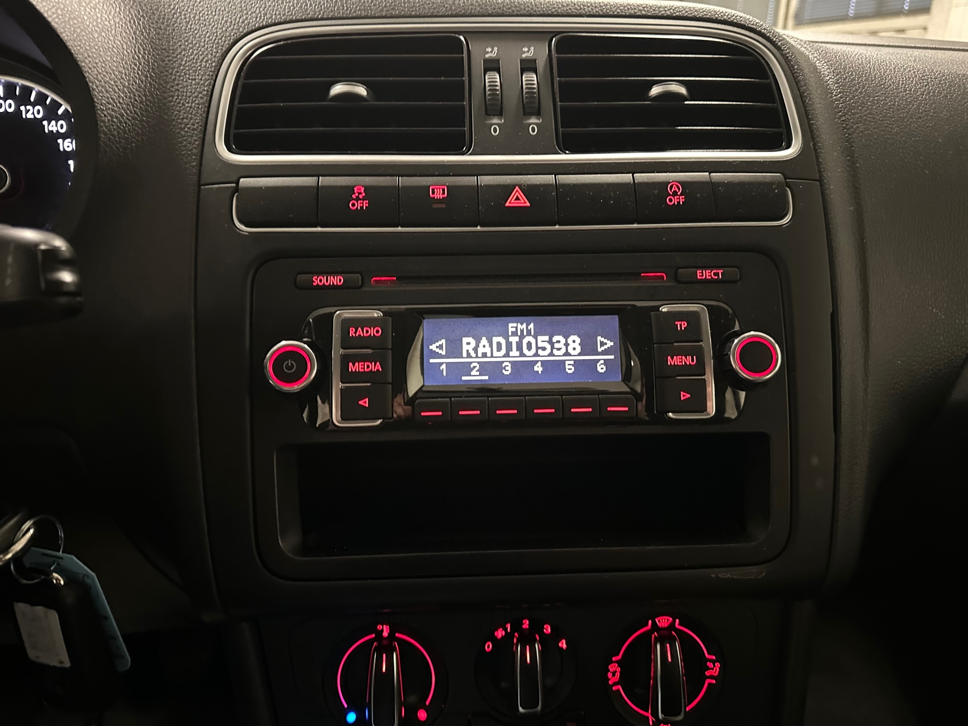 https://www.autokooy.nl//xml/images/42739588-17.JPG