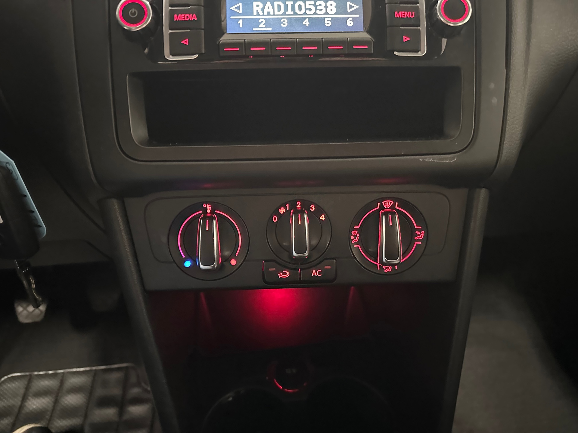 https://www.autokooy.nl//xml/images/42739588-18.JPG