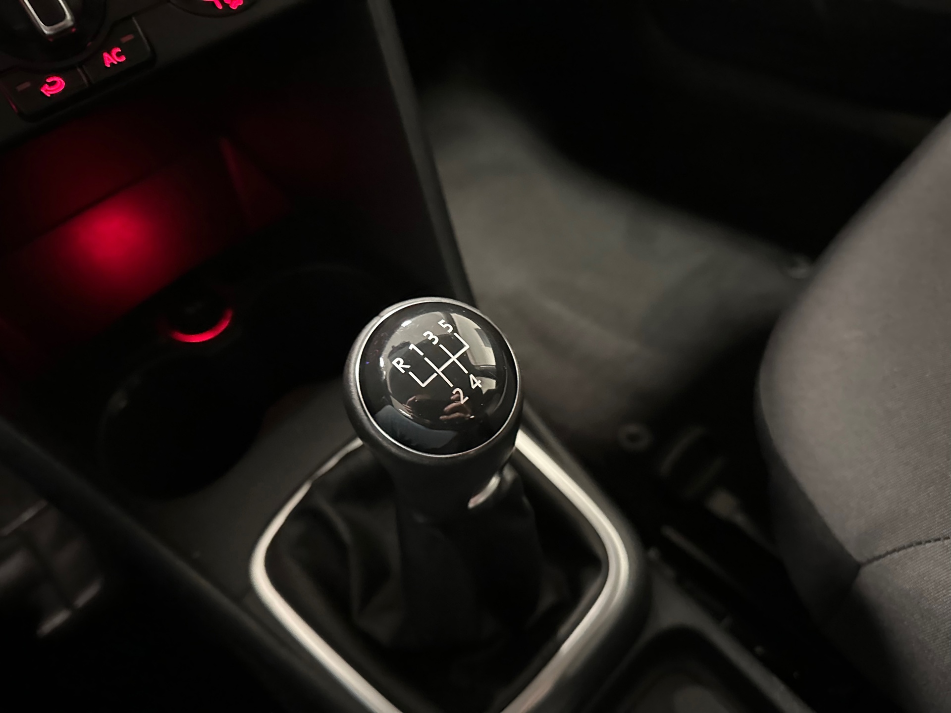 https://www.autokooy.nl//xml/images/42739588-19.JPG
