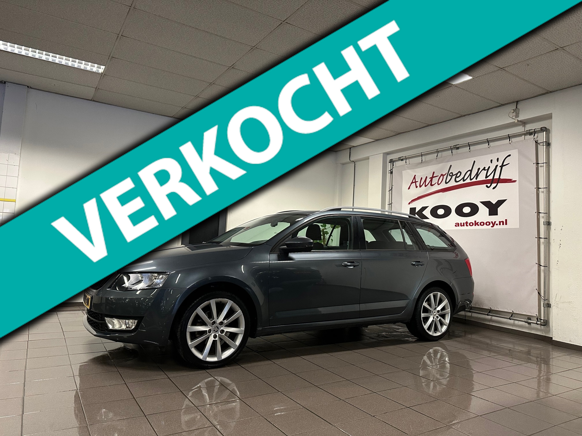 Skoda Octavia Combi 1.2 TSI Greentech Ambition Businessline * Automaat / Panoramadak / Trekhaak / NL Auto *