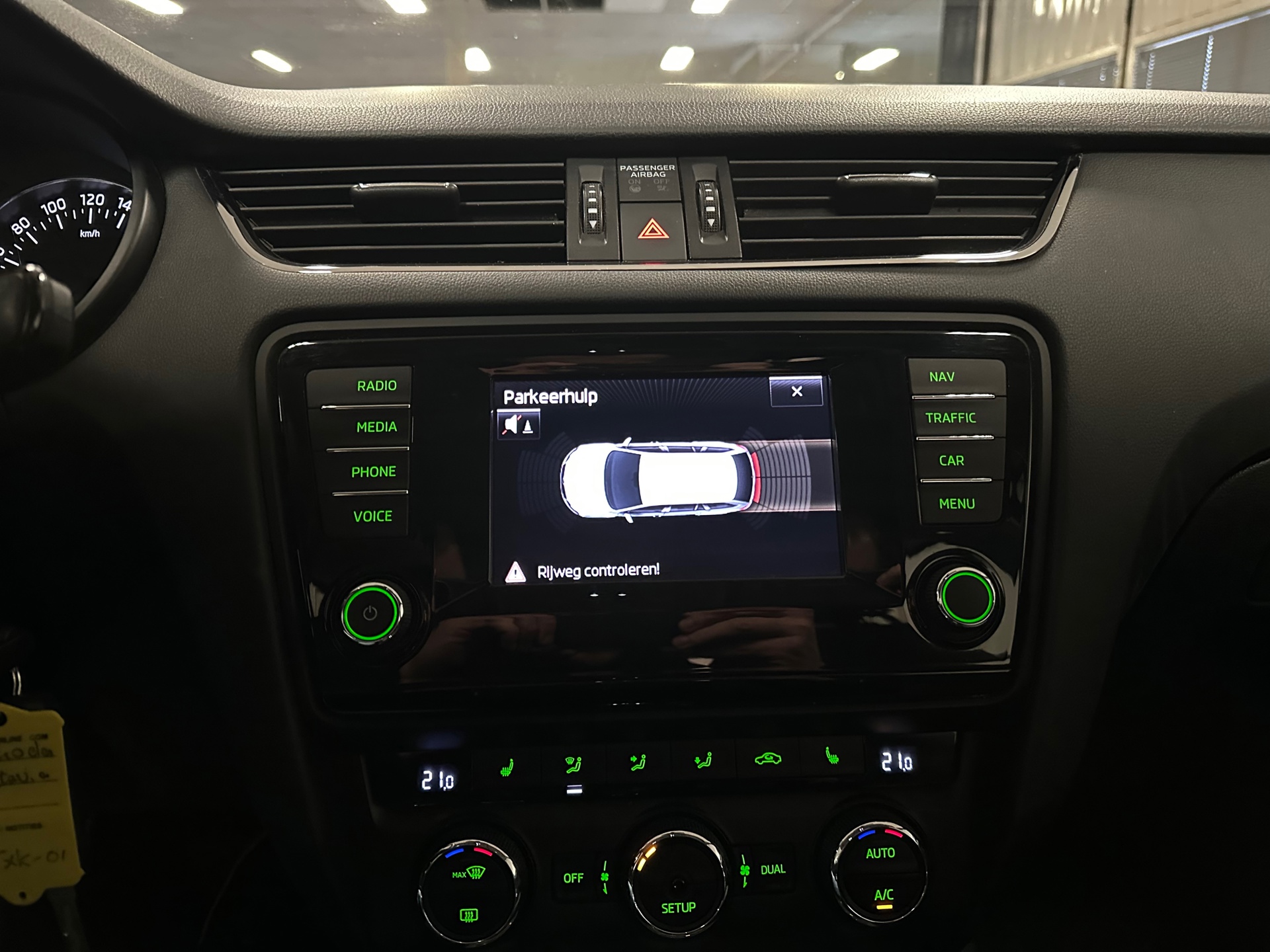 https://www.autokooy.nl//xml/images/42782991-17.JPG