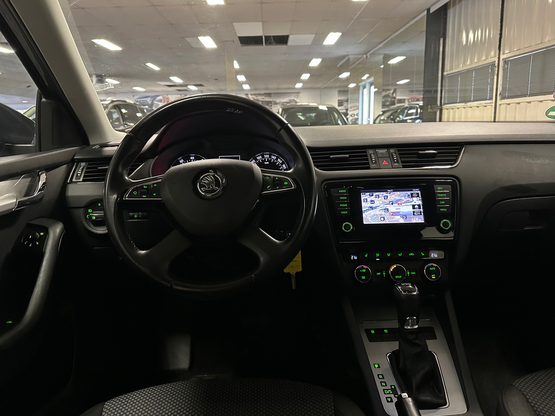 https://www.autokooy.nl//xml/images/42782991-20.JPG