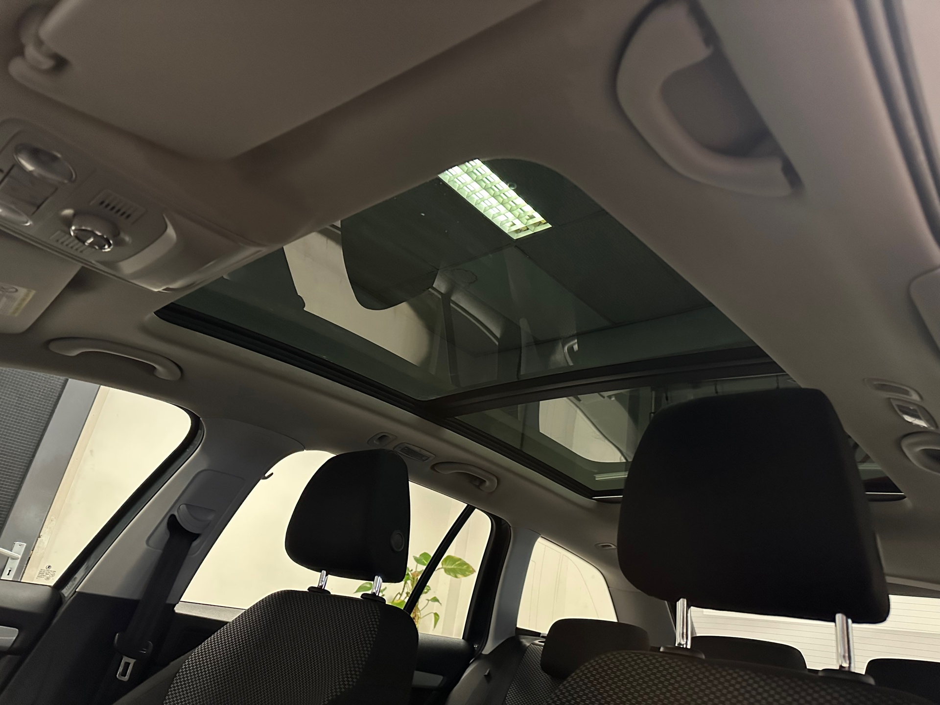https://www.autokooy.nl//xml/images/42782991-22.JPG