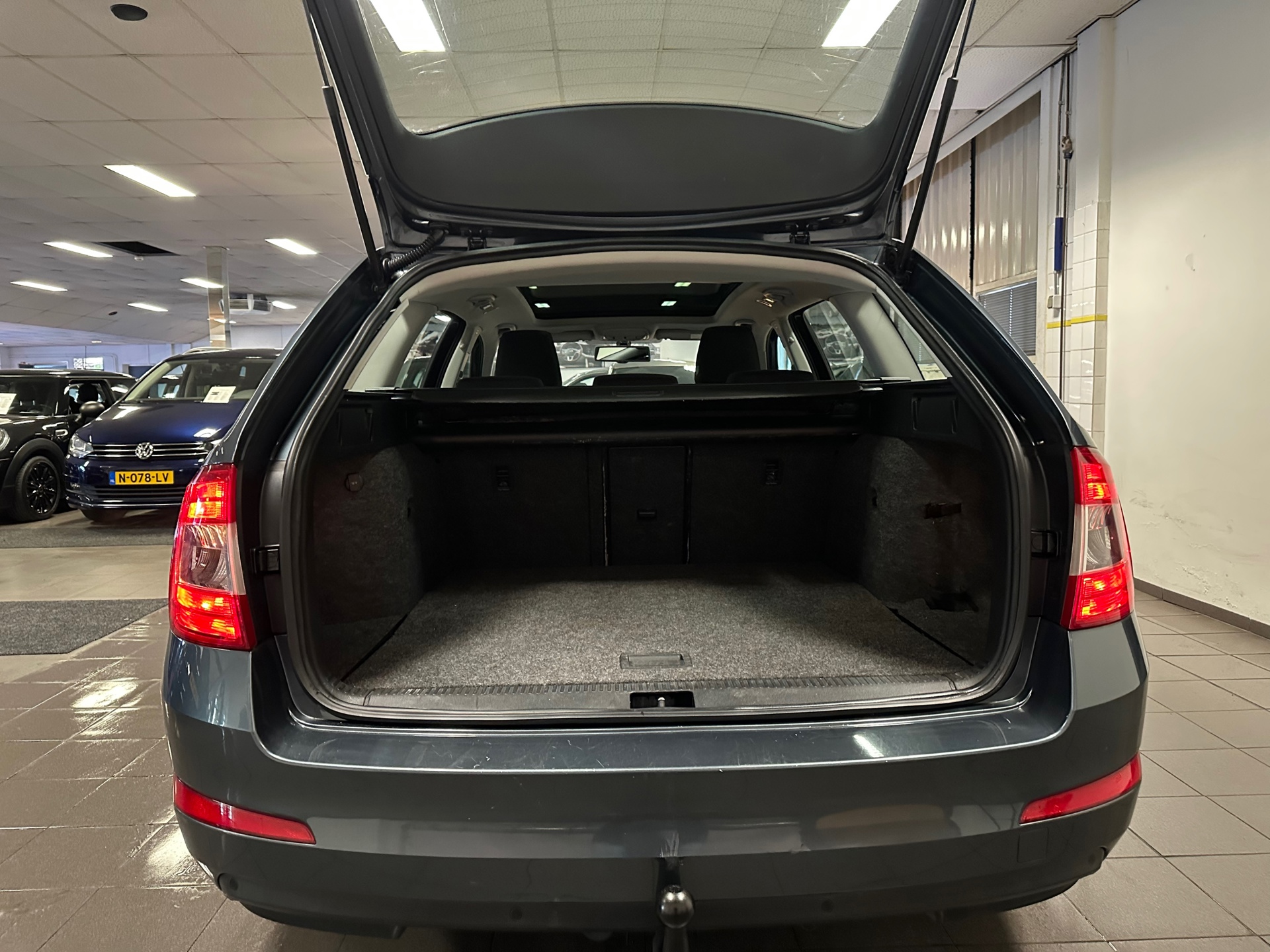 https://www.autokooy.nl//xml/images/42782991-5.JPG