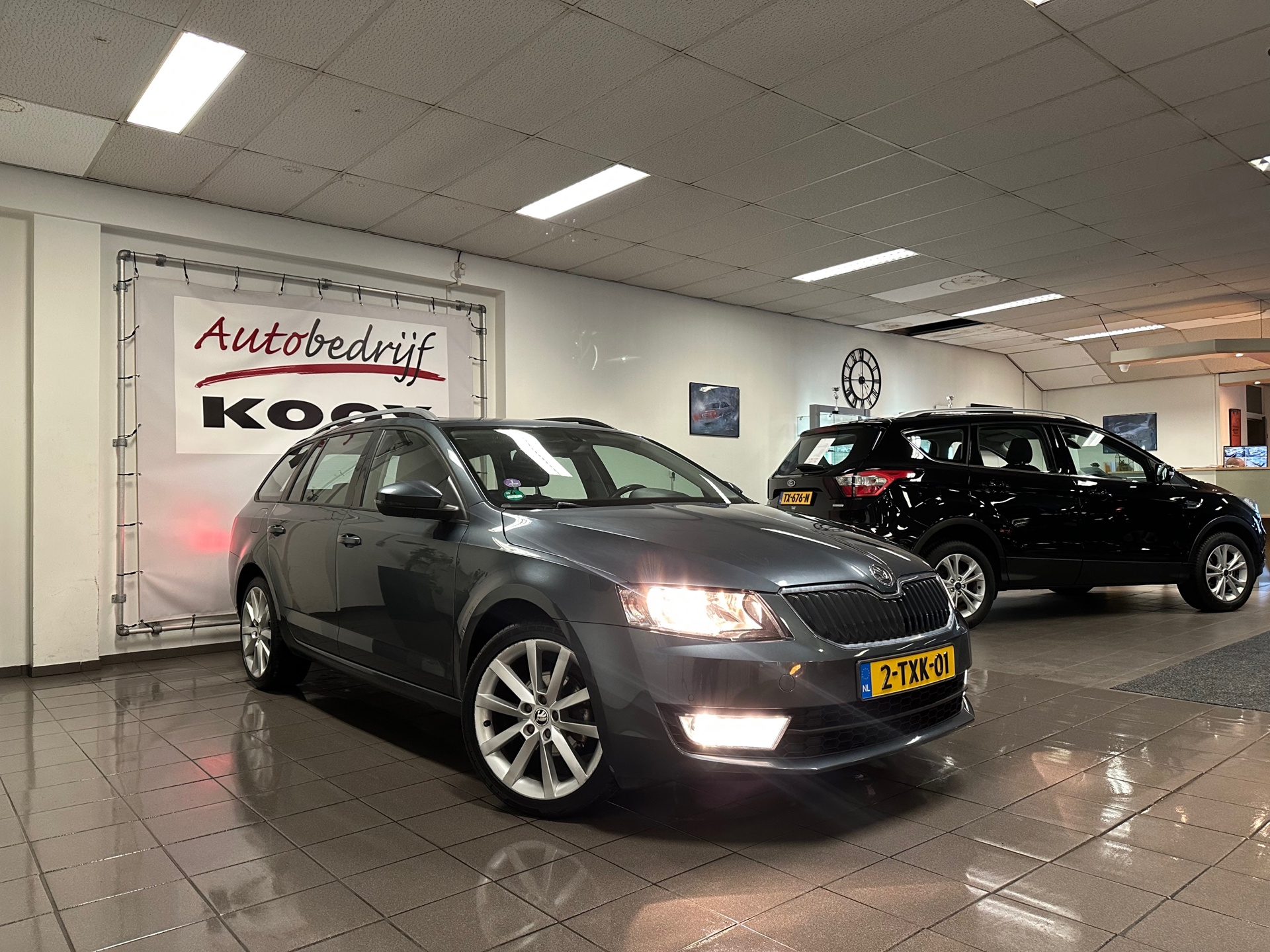 https://www.autokooy.nl//xml/images/42782991-7.JPG