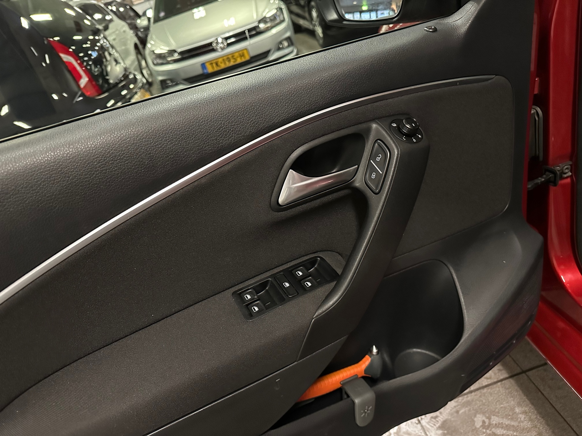 volkswagen-polo-12-tsi-comfortline-automaat-navigatie-lm-velgen-camera-nl-auto-