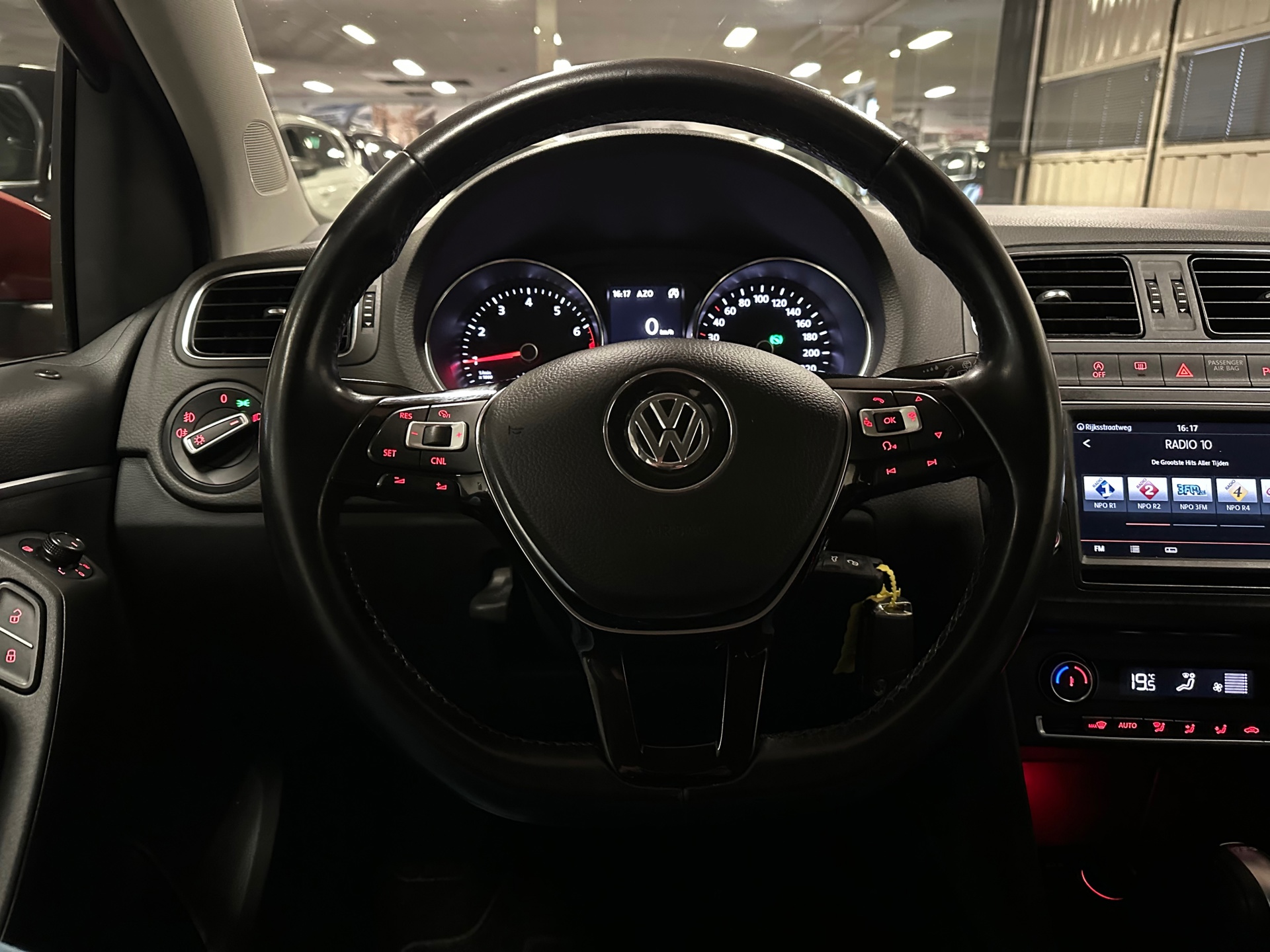 volkswagen-polo-12-tsi-comfortline-automaat-navigatie-lm-velgen-camera-nl-auto-