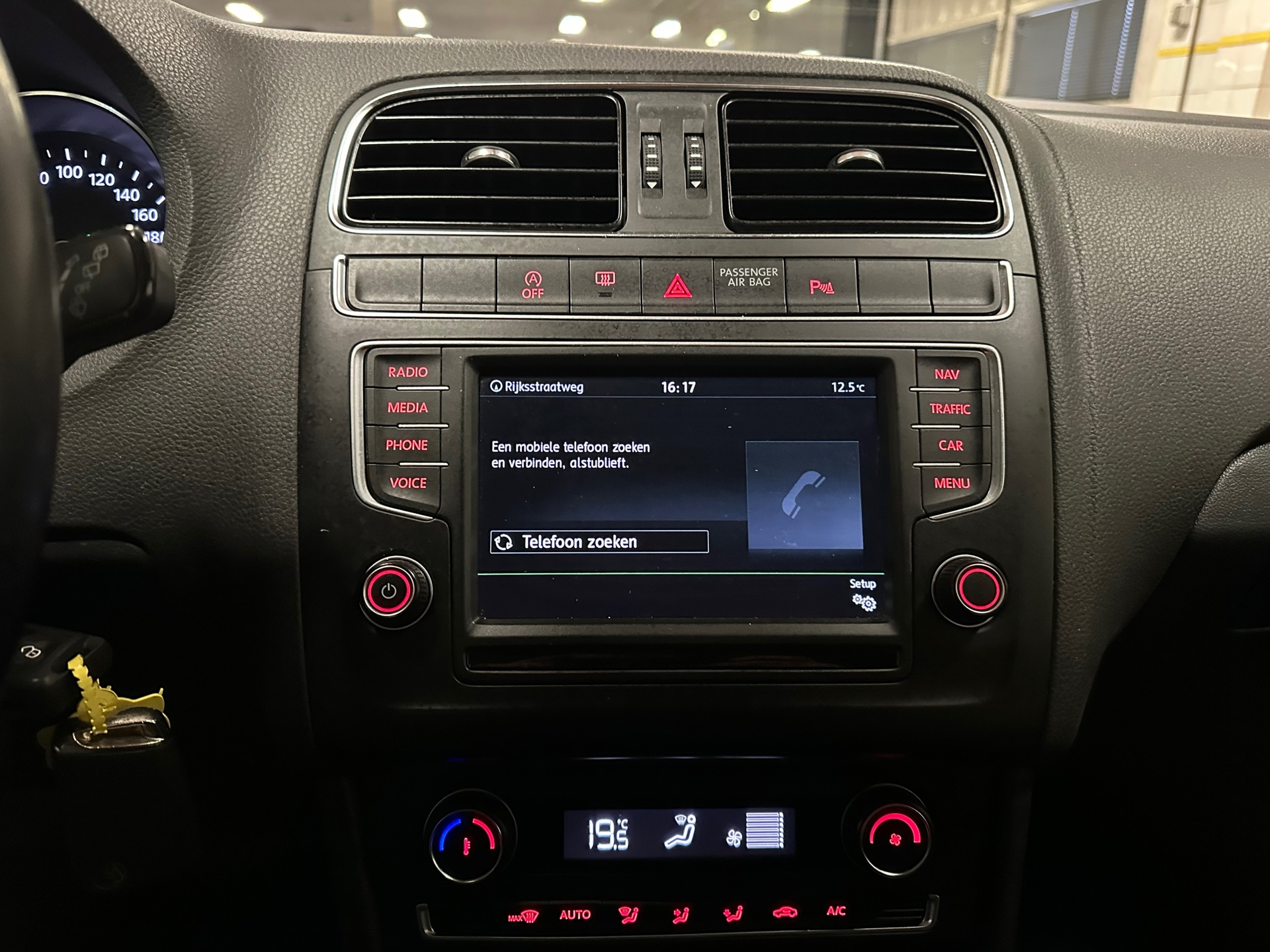 volkswagen-polo-12-tsi-comfortline-automaat-navigatie-lm-velgen-camera-nl-auto-