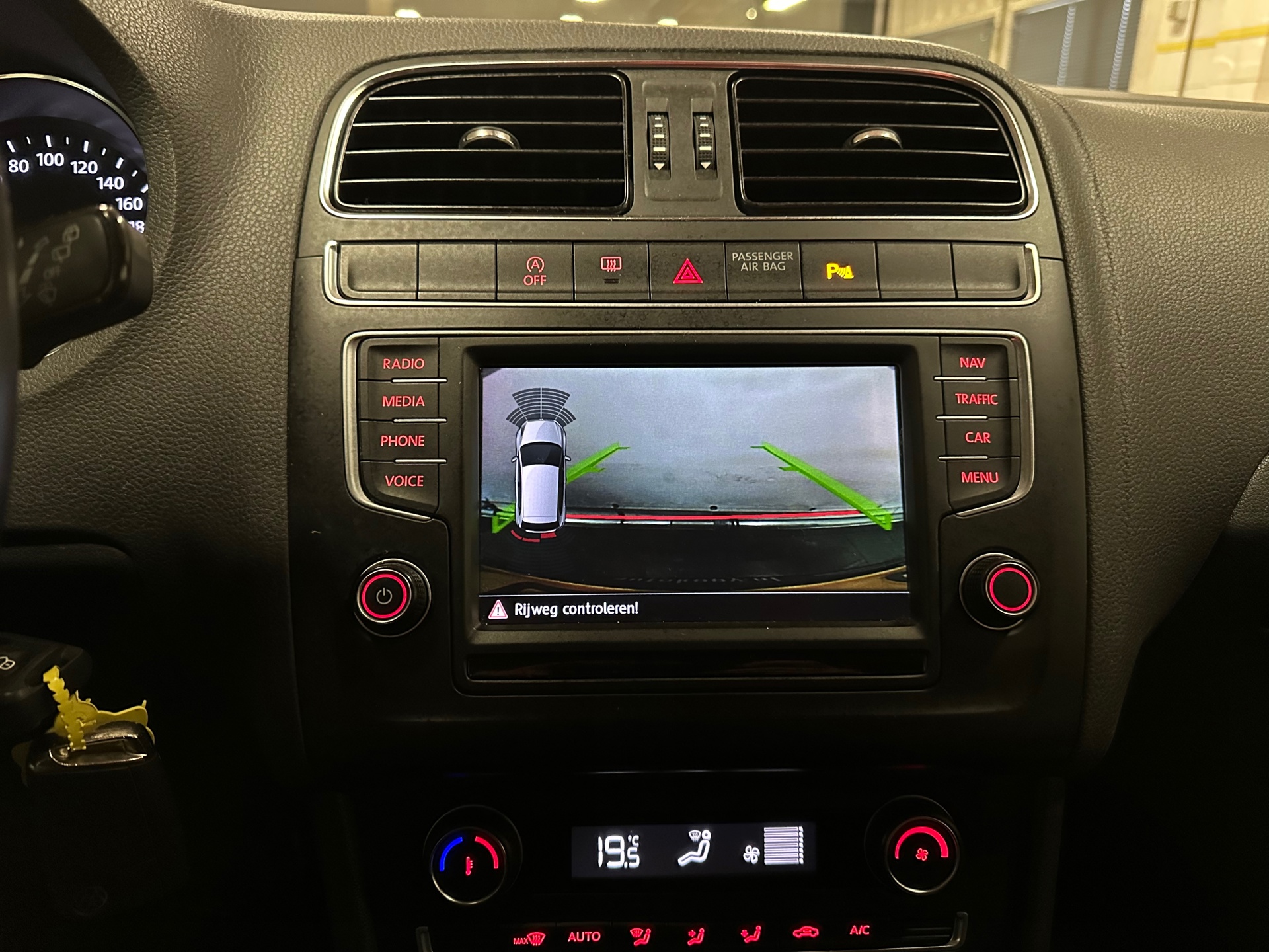 volkswagen-polo-12-tsi-comfortline-automaat-navigatie-lm-velgen-camera-nl-auto-