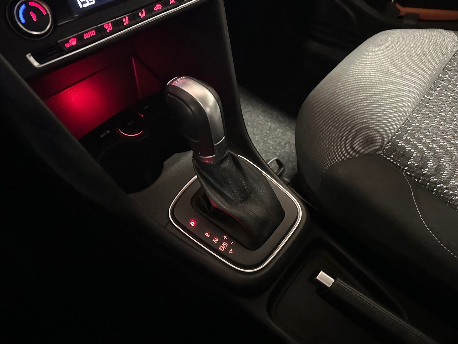 volkswagen-polo-12-tsi-comfortline-automaat-navigatie-lm-velgen-camera-nl-auto-