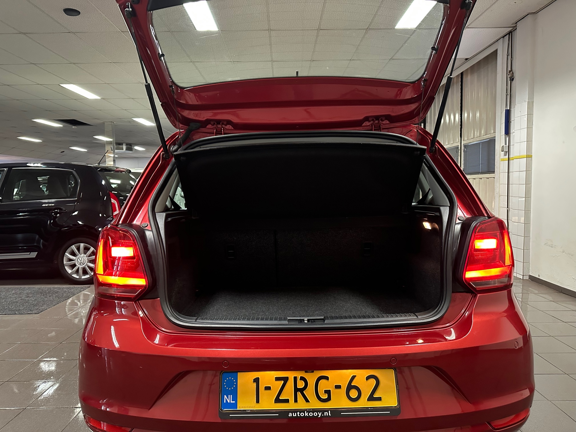 volkswagen-polo-12-tsi-comfortline-automaat-navigatie-lm-velgen-camera-nl-auto-