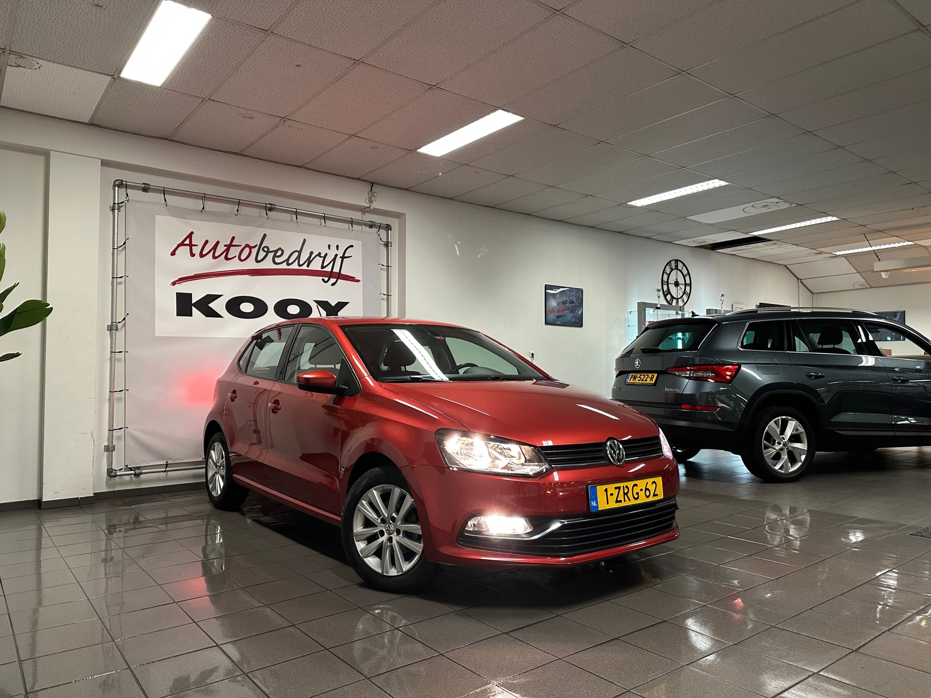 volkswagen-polo-12-tsi-comfortline-automaat-navigatie-lm-velgen-camera-nl-auto-