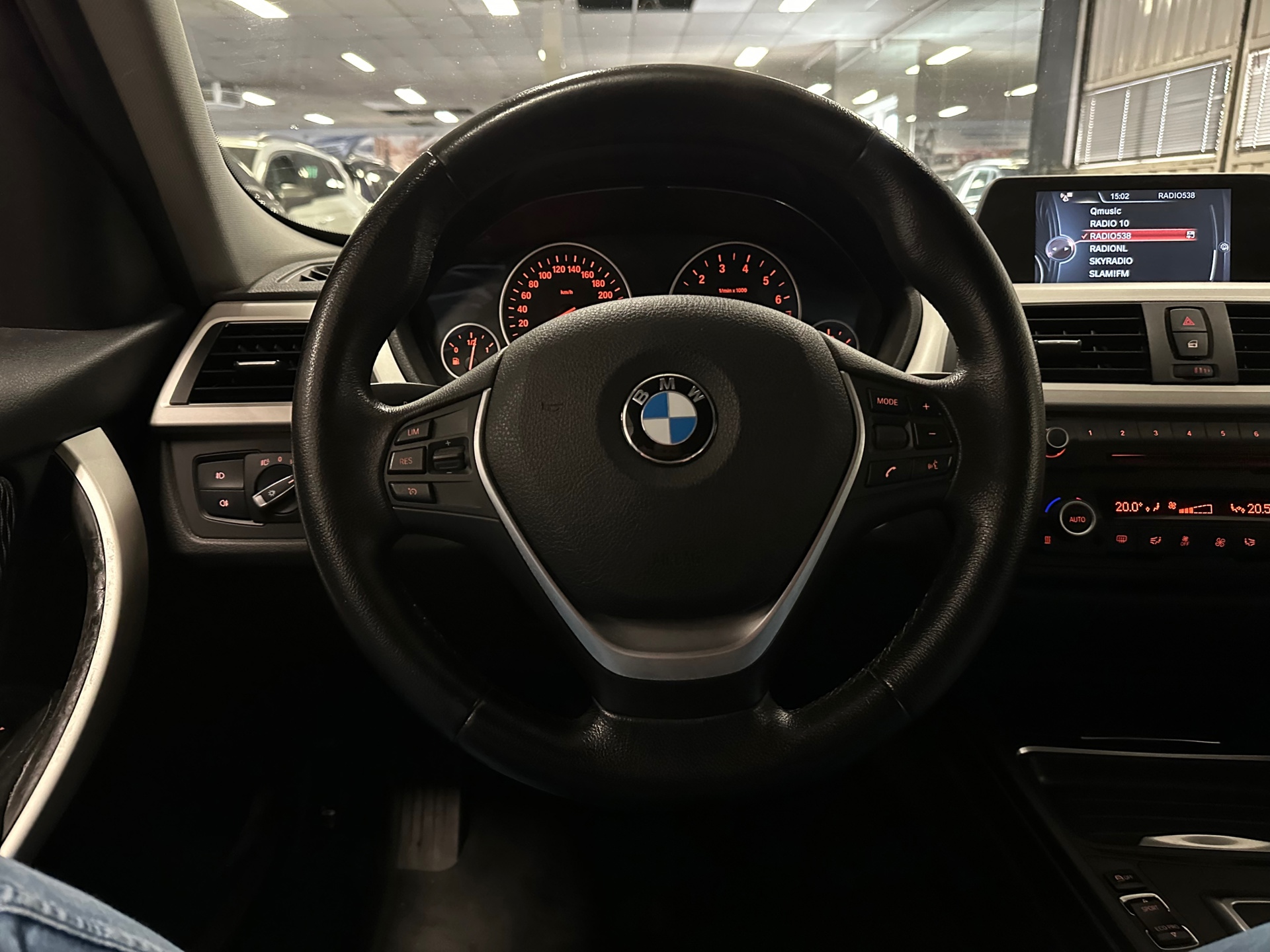 https://www.autokooy.nl//xml/images/42923486-13.JPG