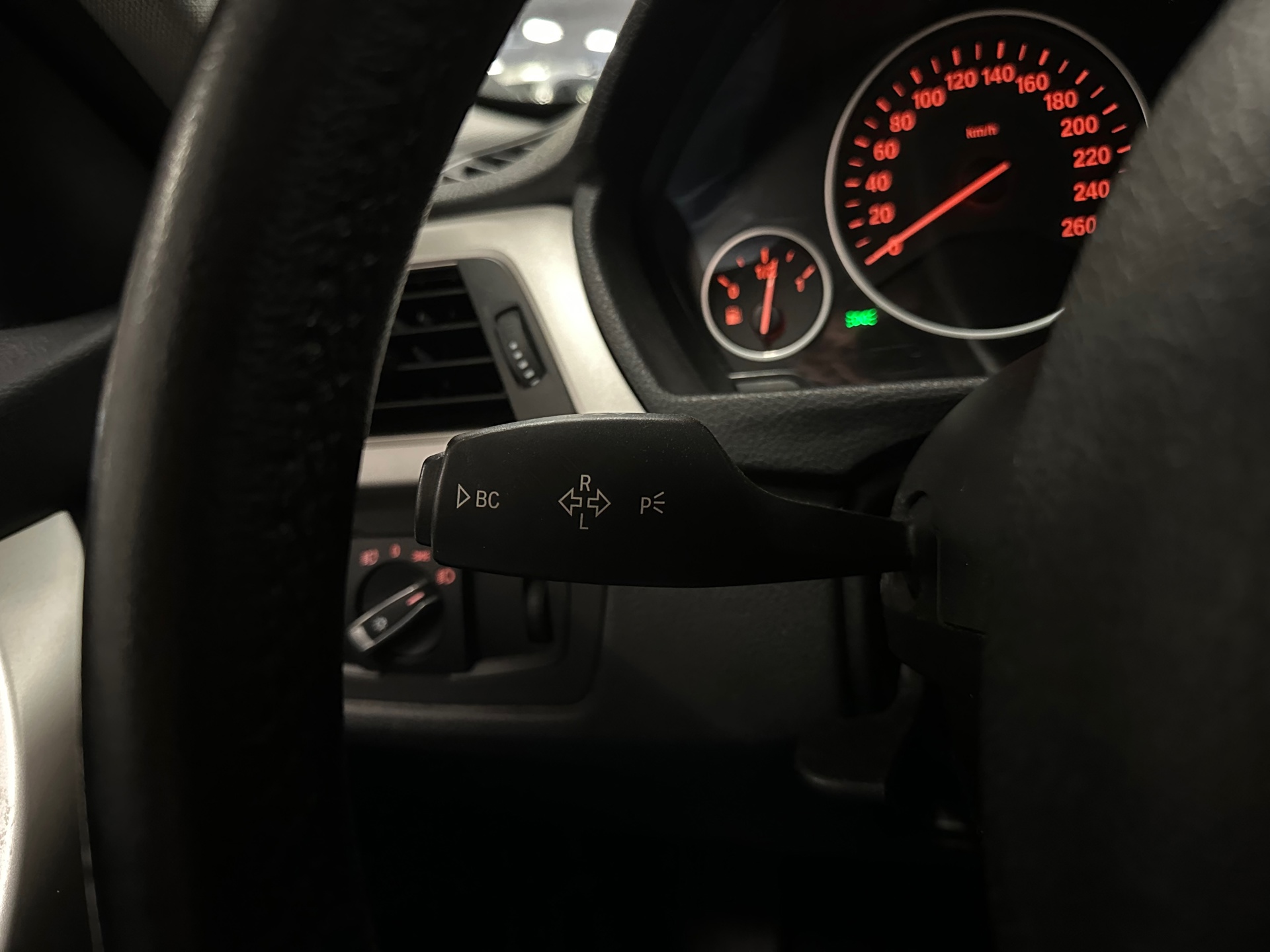 https://www.autokooy.nl//xml/images/42923486-15.JPG