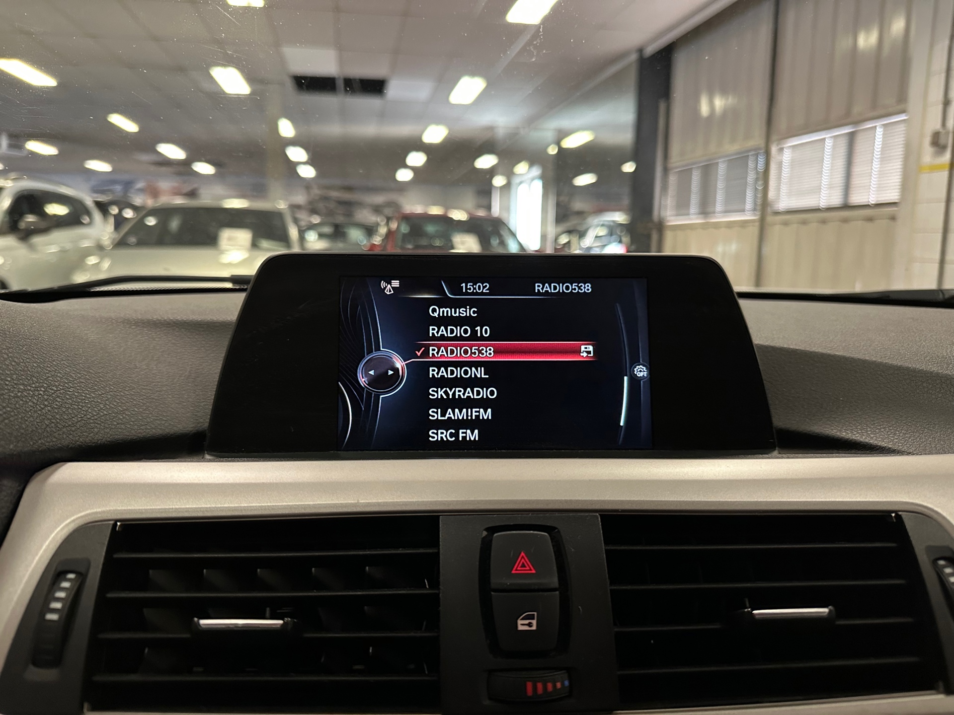 https://www.autokooy.nl//xml/images/42923486-17.JPG