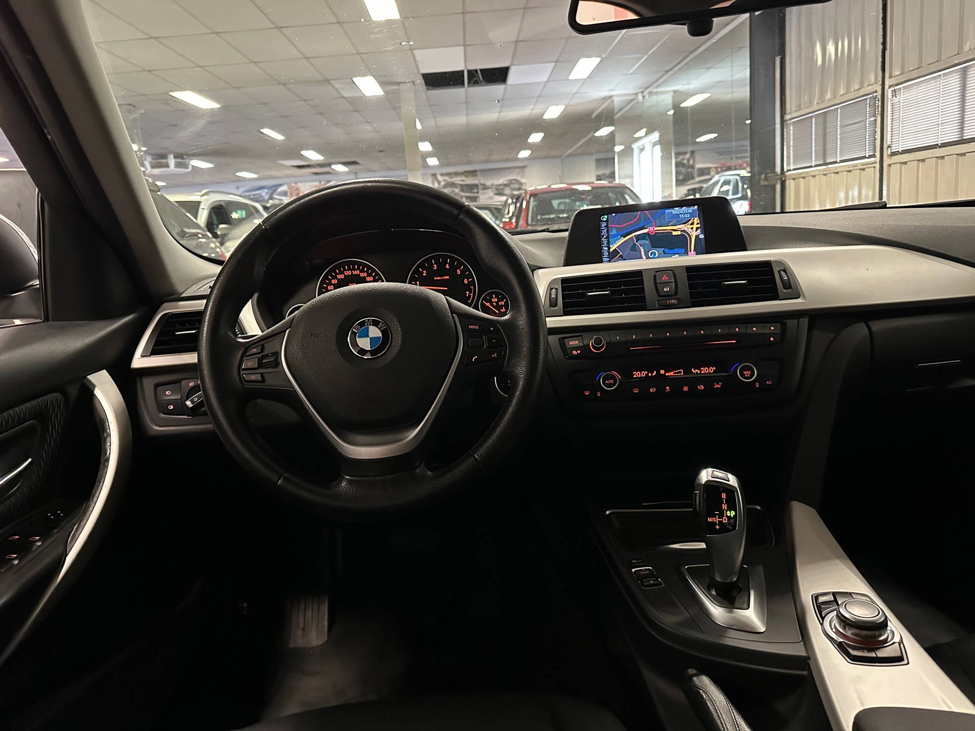 https://www.autokooy.nl//xml/images/42923486-22.JPG