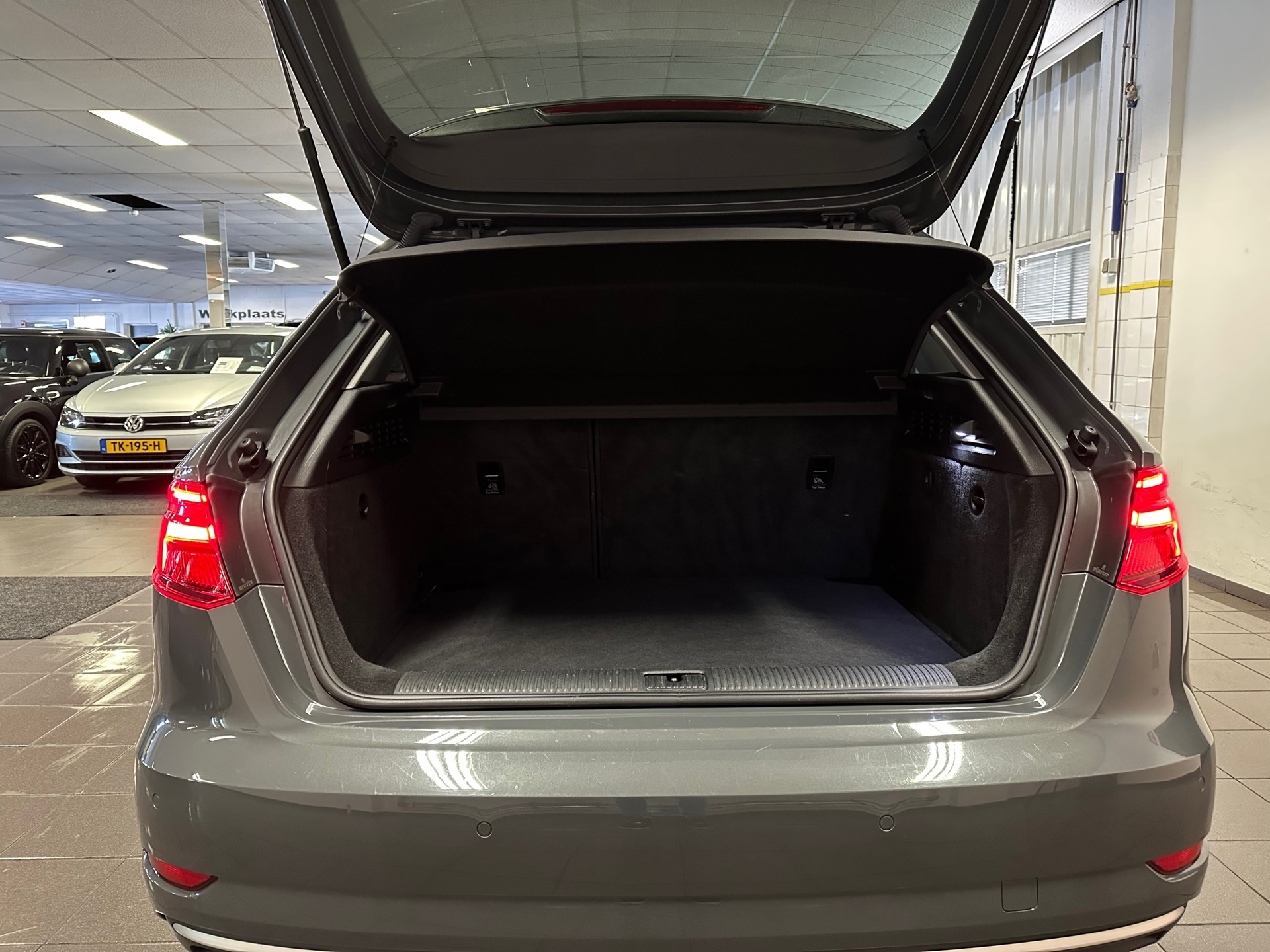 https://www.autokooy.nl//xml/images/42996478-5.JPG