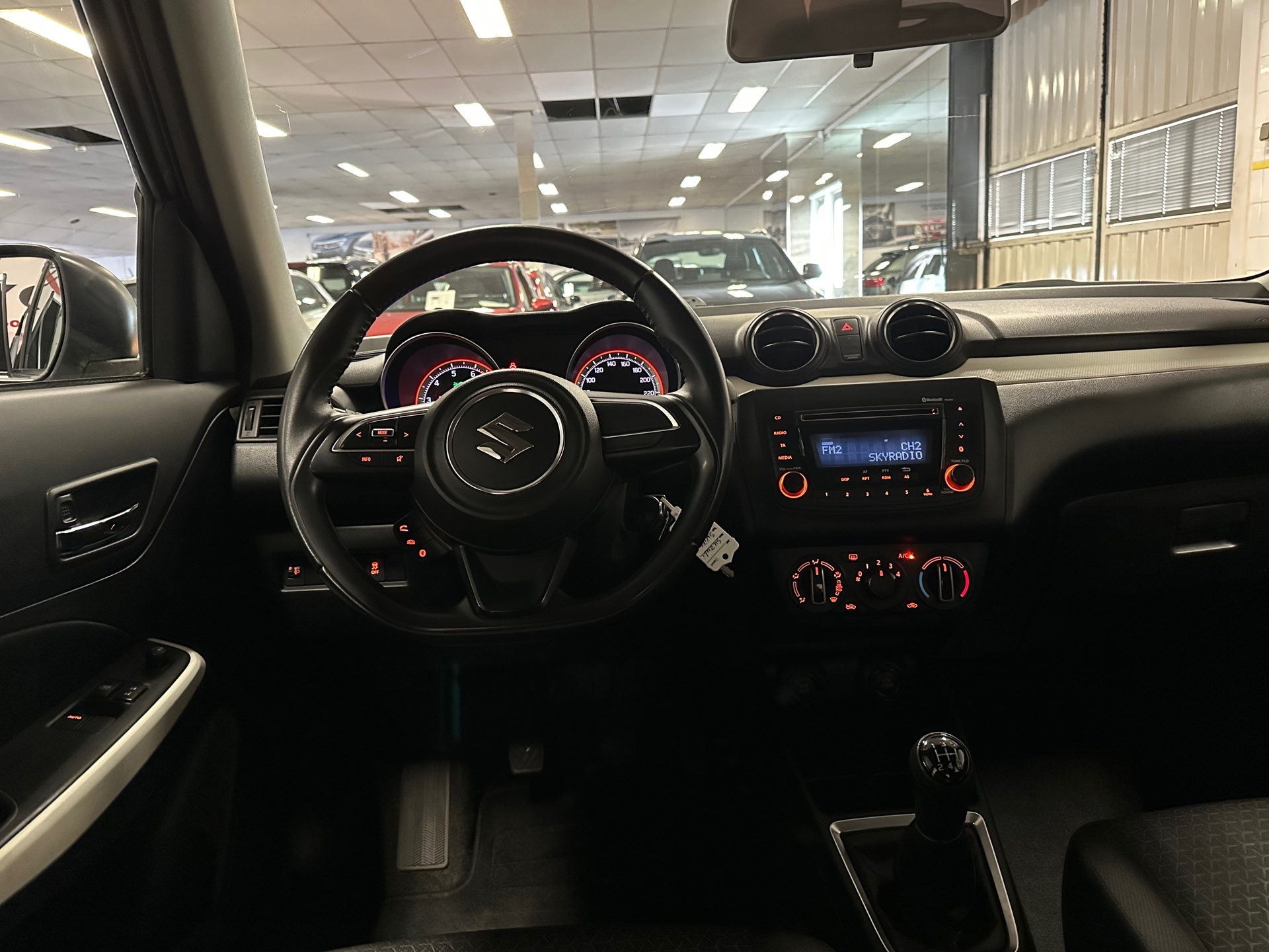 https://www.autokooy.nl//xml/images/43045652-22.JPG
