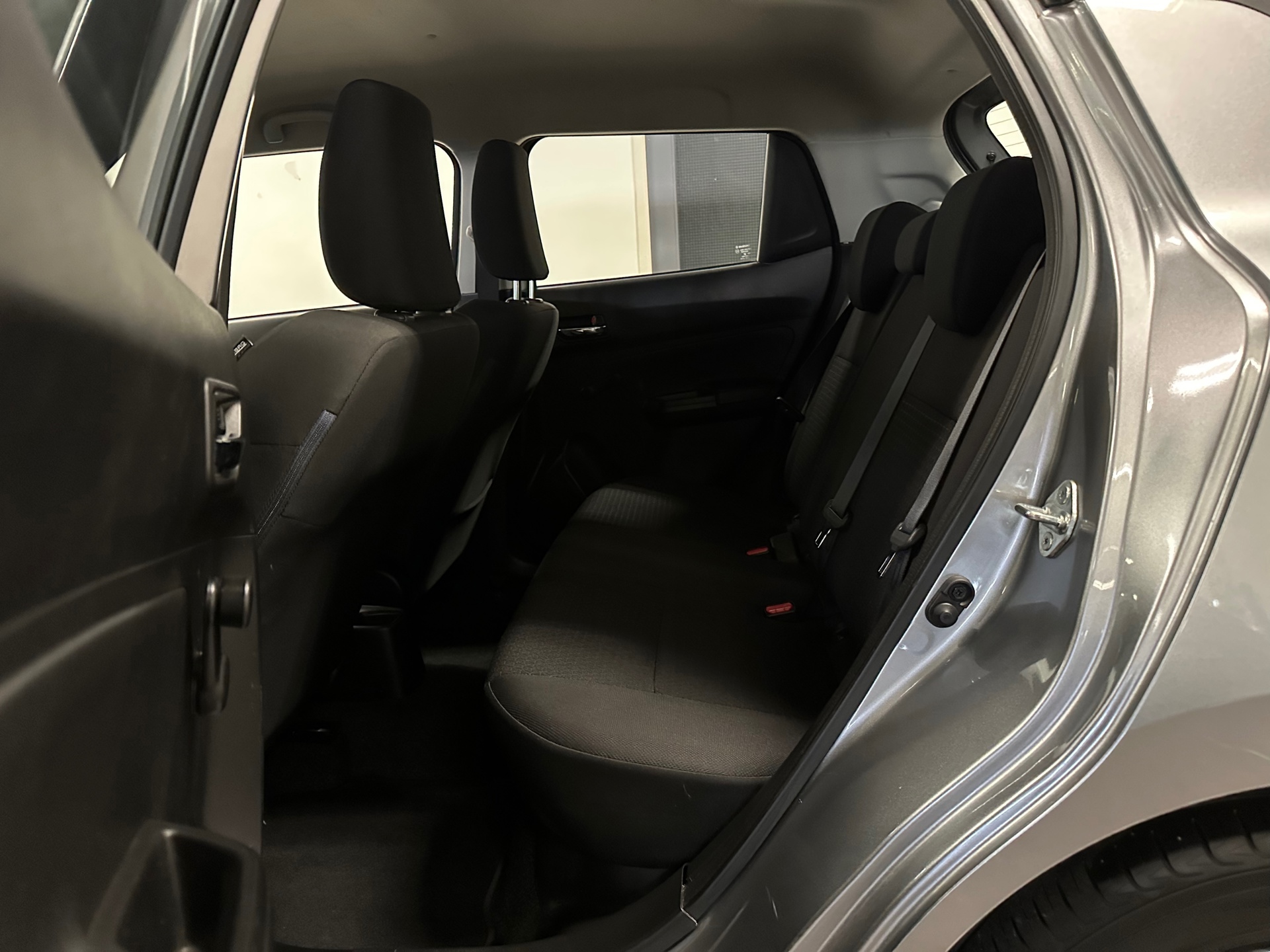 https://www.autokooy.nl//xml/images/43045652-23.JPG