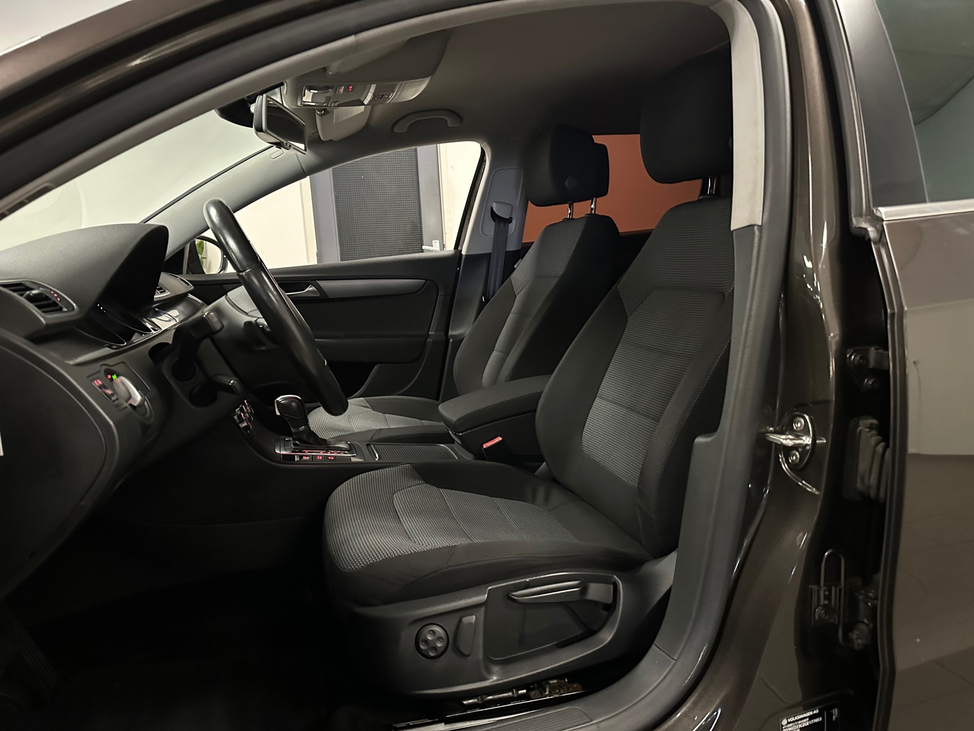 https://www.autokooy.nl//xml/images/43072985-12.JPG