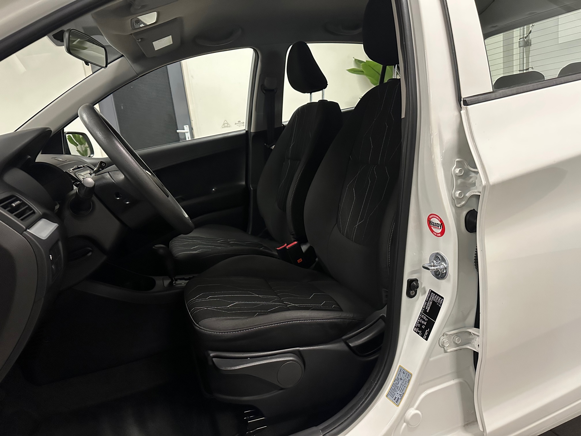 https://www.autokooy.nl//xml/images/43143719-11.JPG