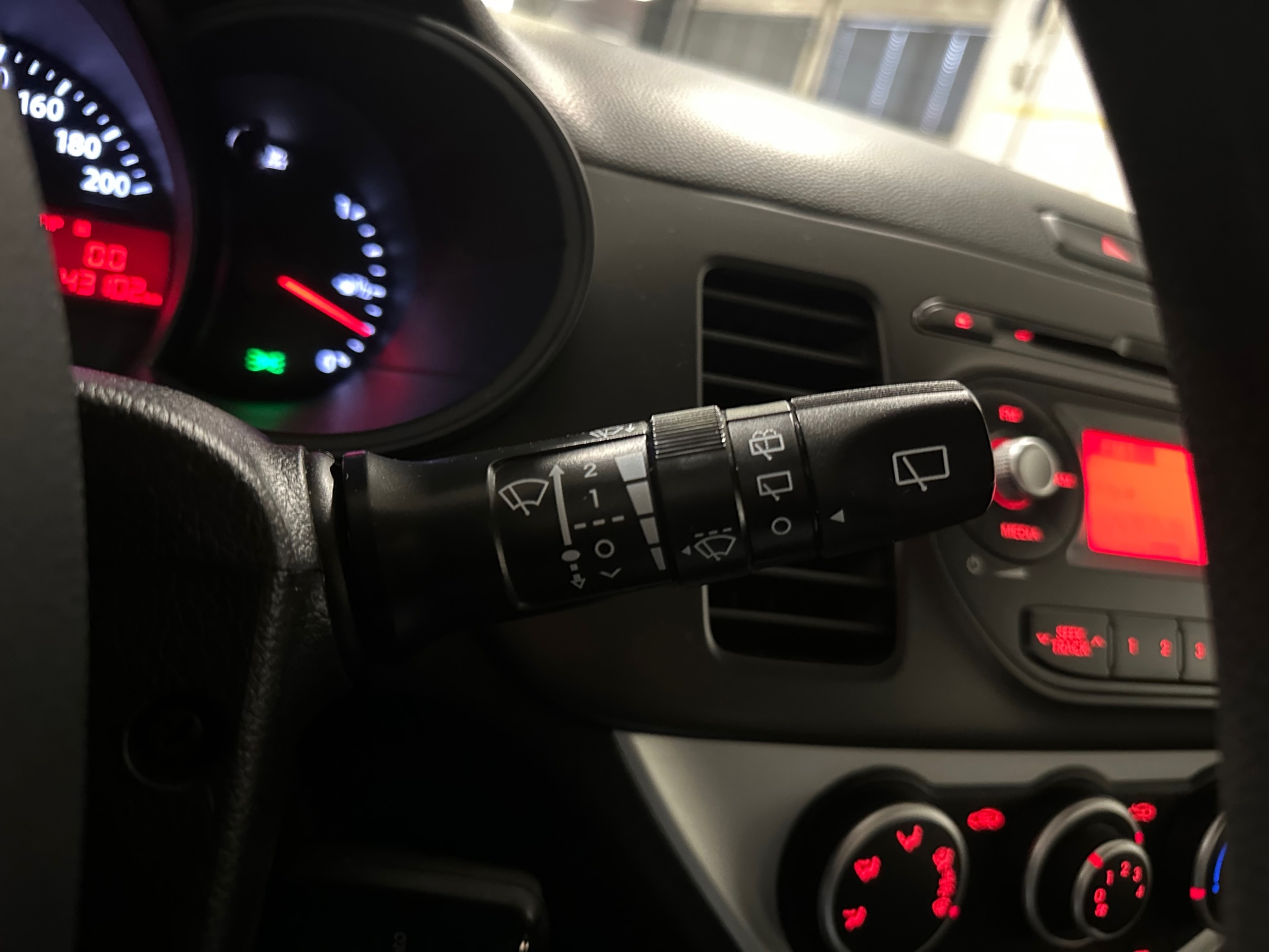 https://www.autokooy.nl//xml/images/43143719-16.JPG