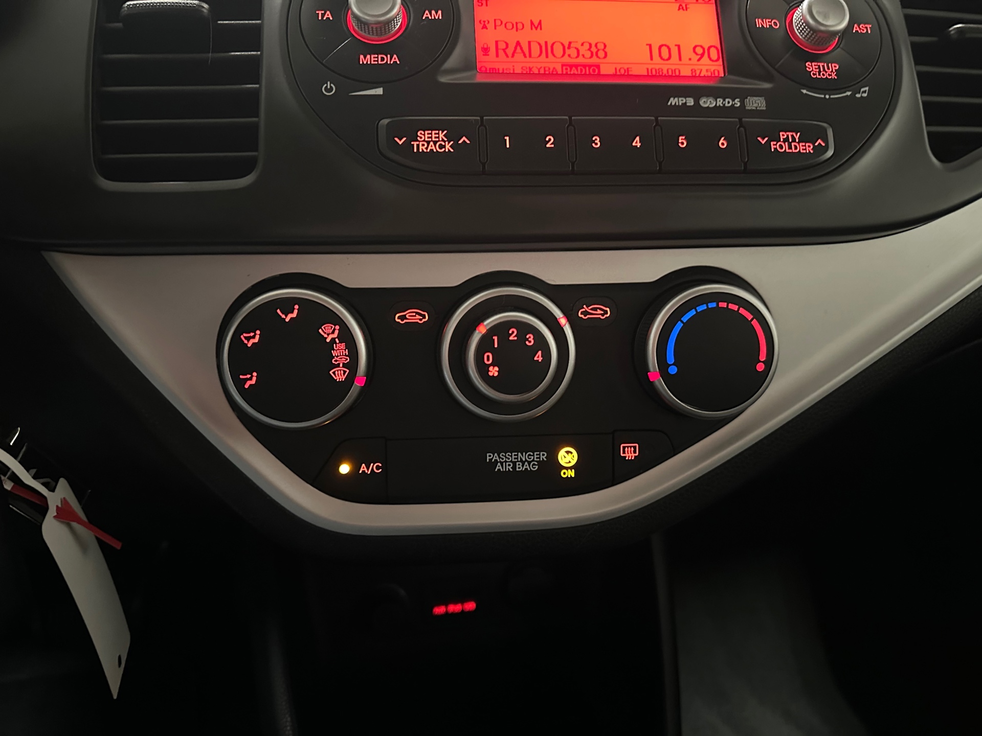 https://www.autokooy.nl//xml/images/43143719-18.JPG