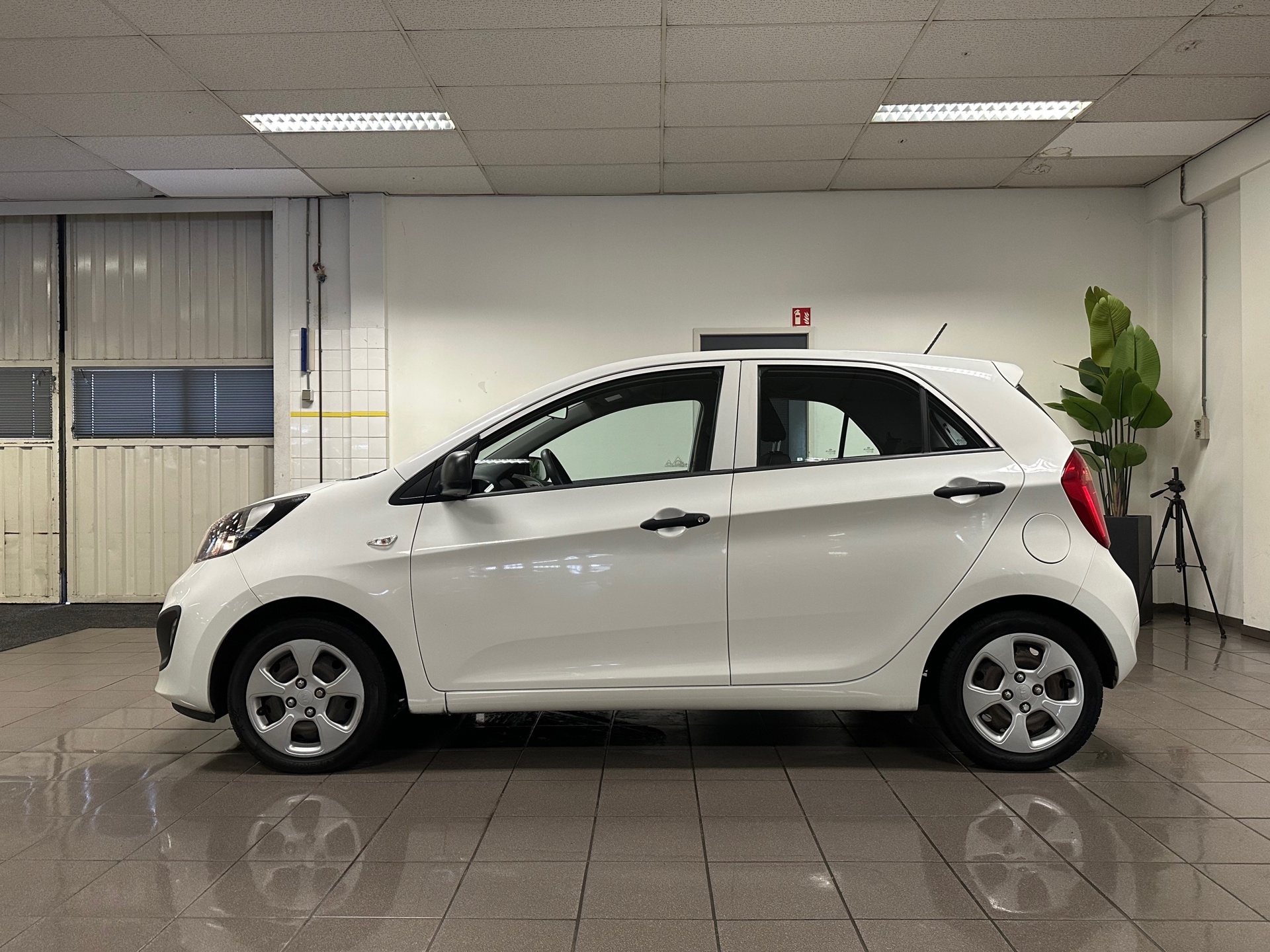 https://www.autokooy.nl//xml/images/43143719-2.JPG