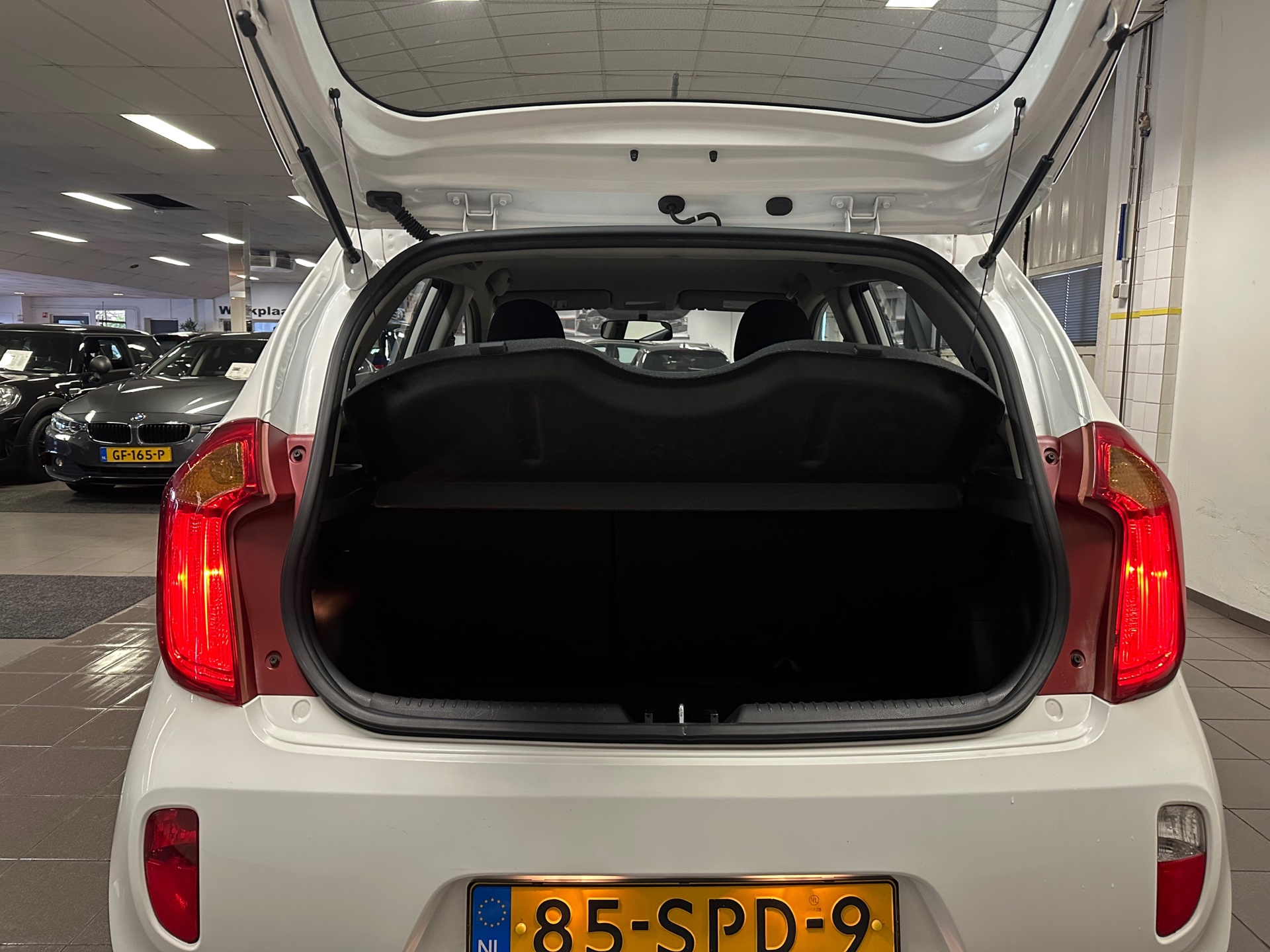 https://www.autokooy.nl//xml/images/43143719-5.JPG