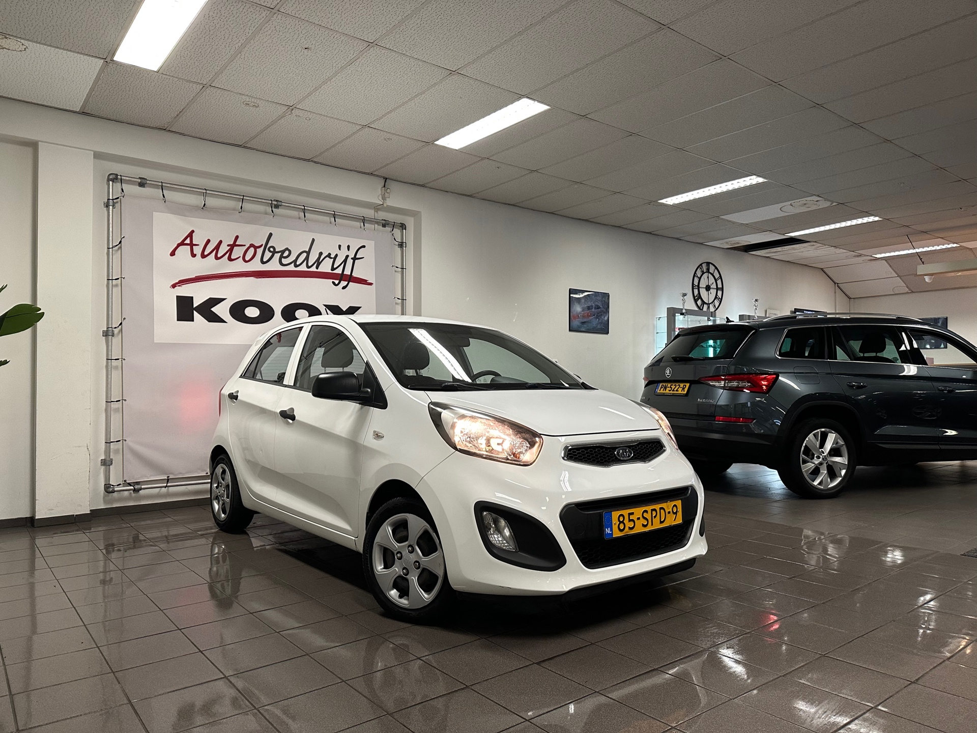 https://www.autokooy.nl//xml/images/43143719-7.JPG