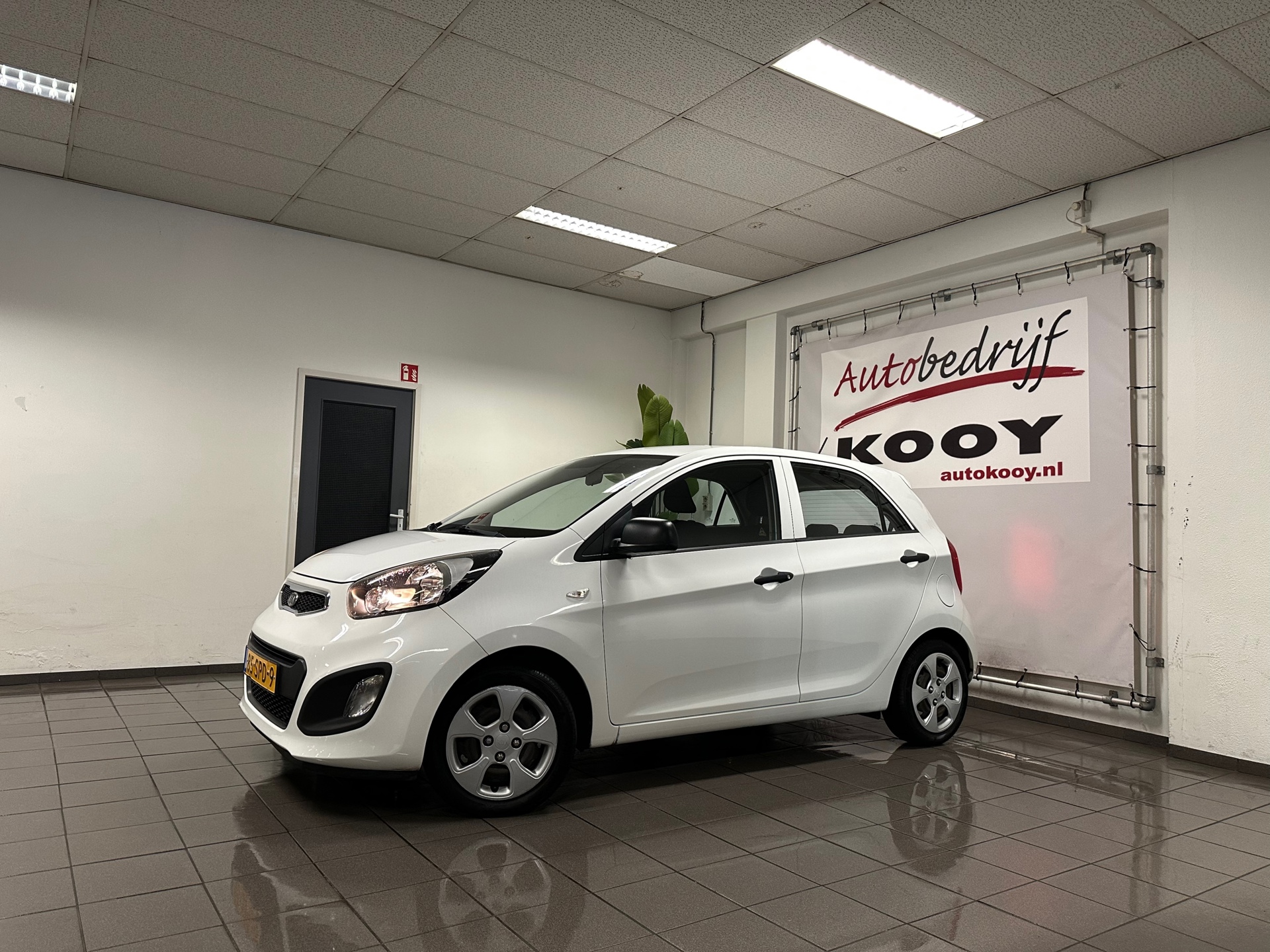 https://www.autokooy.nl//xml/images/43143719-9.JPG