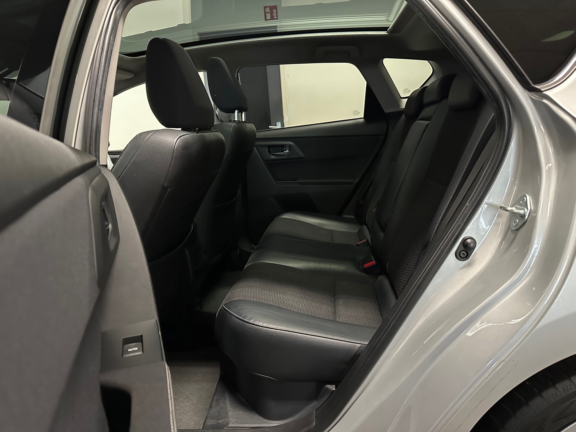 https://www.autokooy.nl//xml/images/43198010-20.JPG