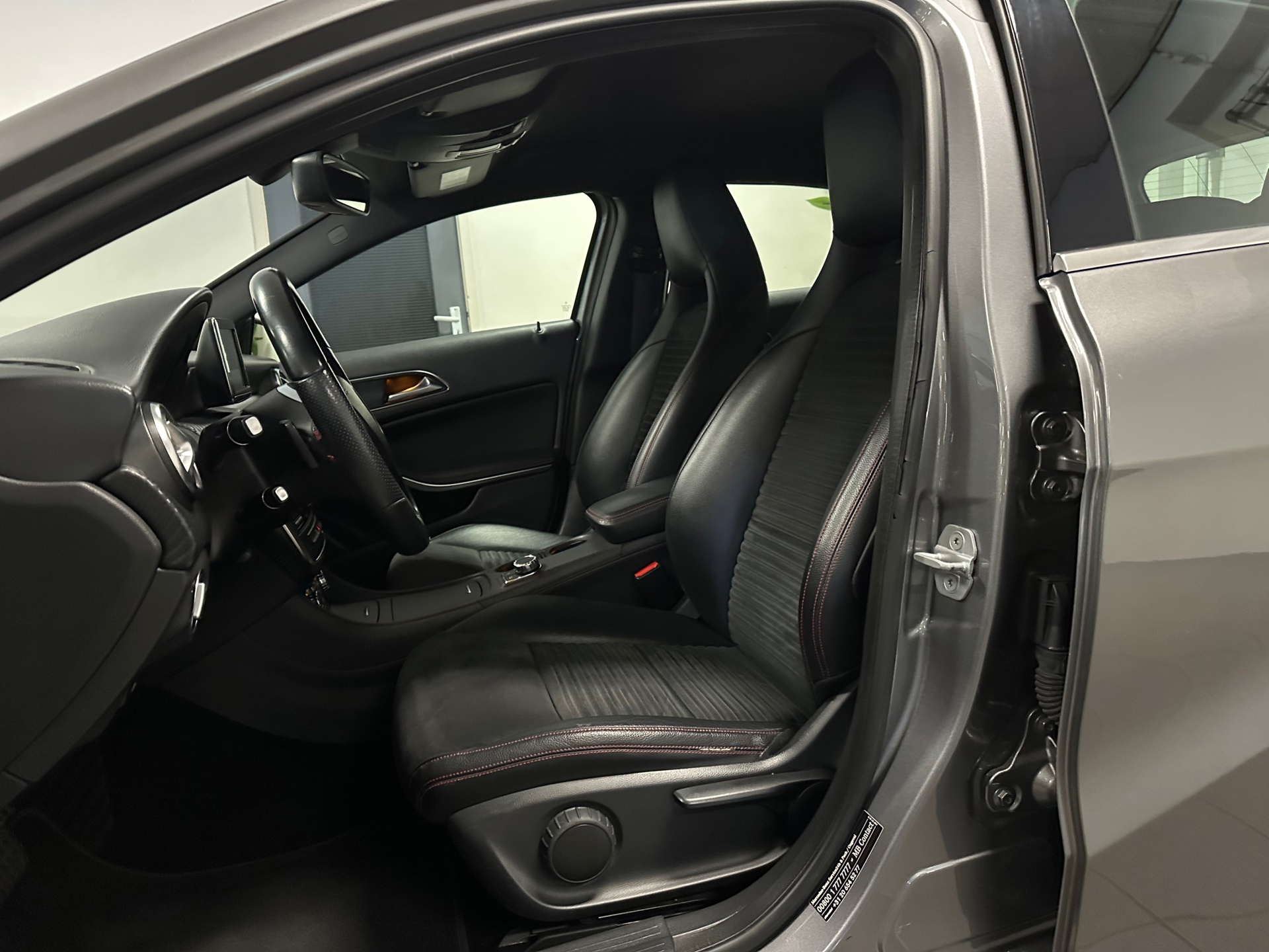 https://www.autokooy.nl//xml/images/43257855-11.JPG