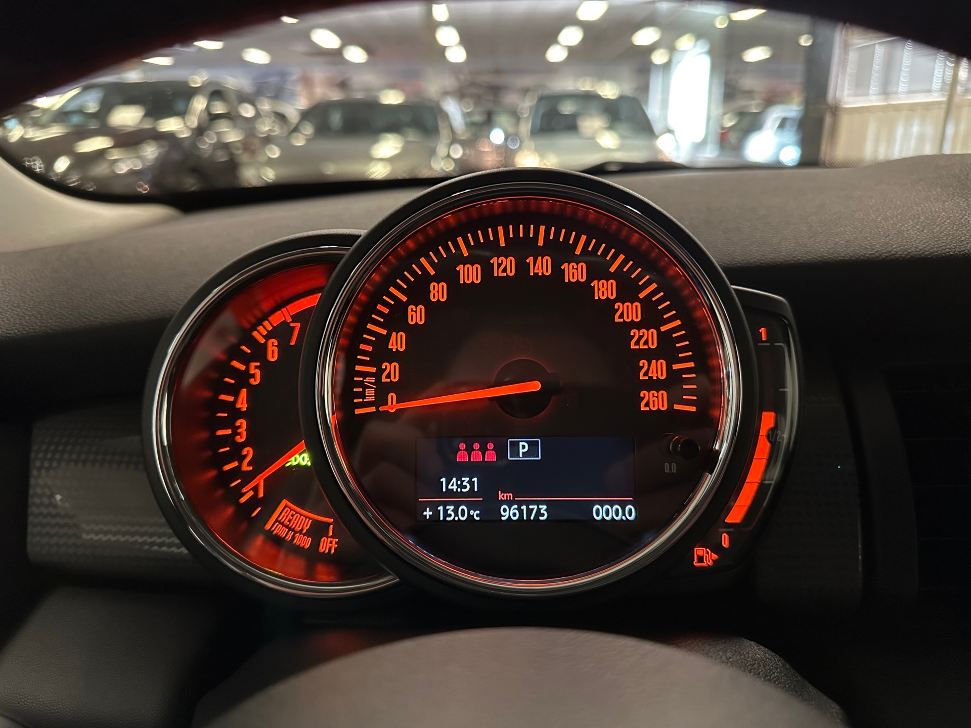 https://www.autokooy.nl//xml/images/43300408-14.JPG