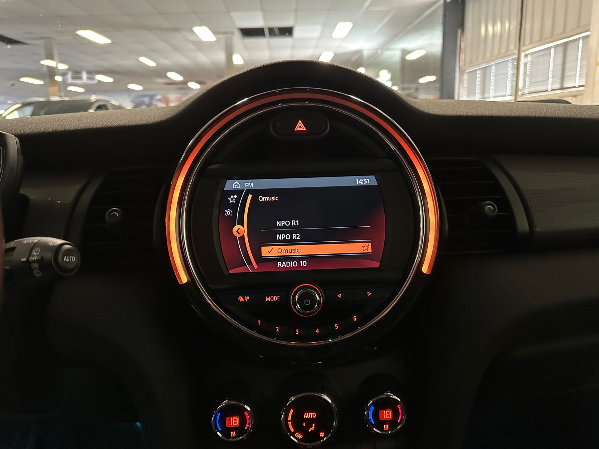 https://www.autokooy.nl//xml/images/43300408-16.JPG