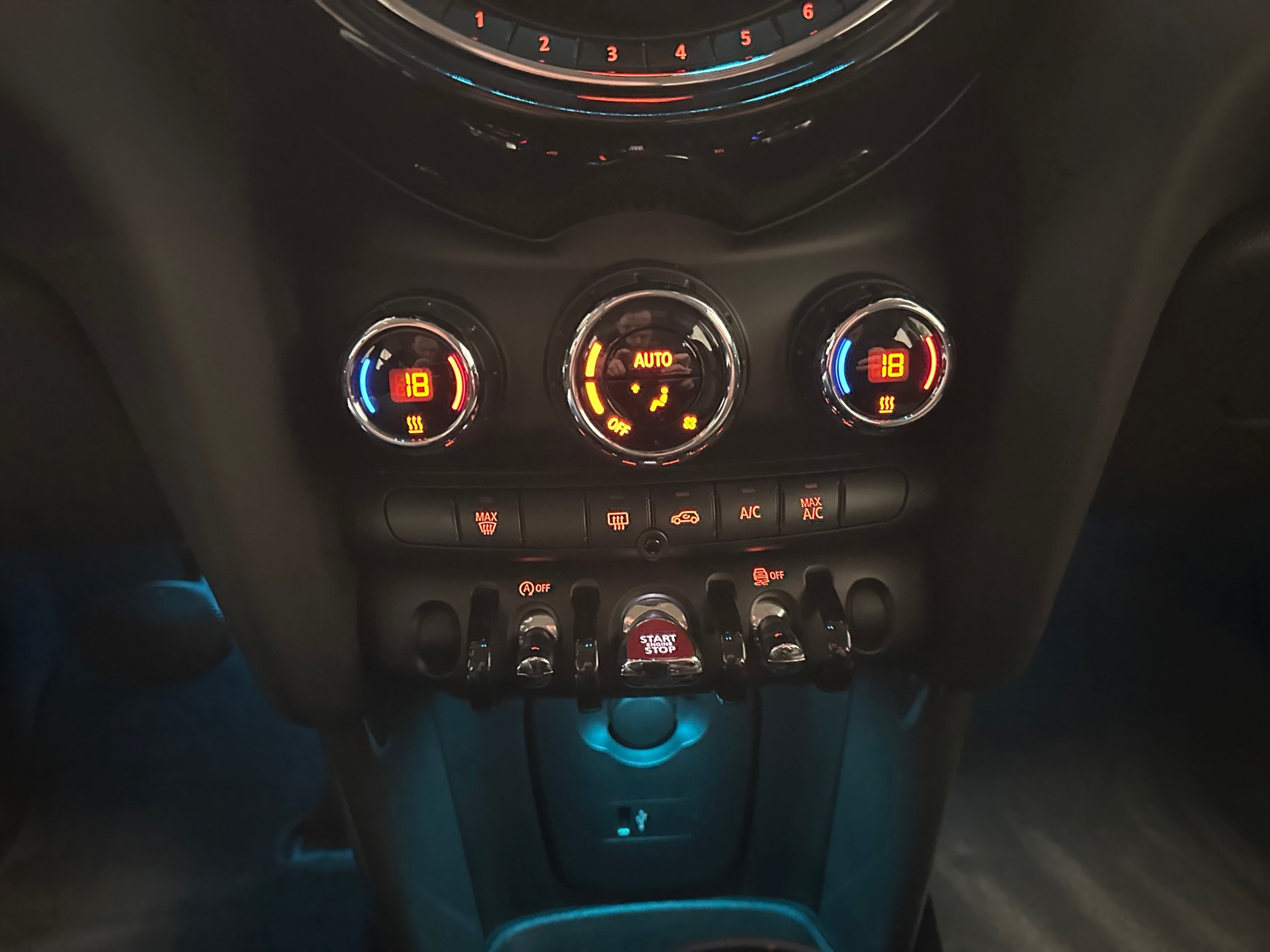 https://www.autokooy.nl//xml/images/43300408-19.JPG