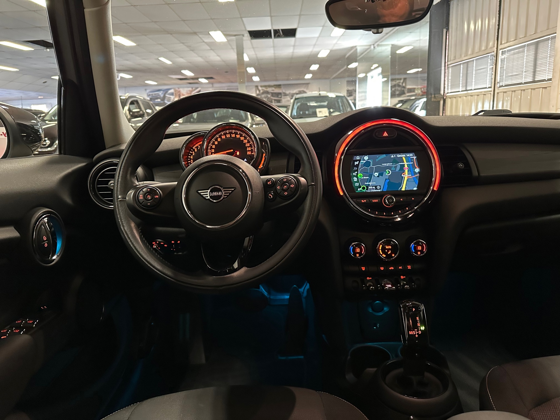 https://www.autokooy.nl//xml/images/43300408-22.JPG