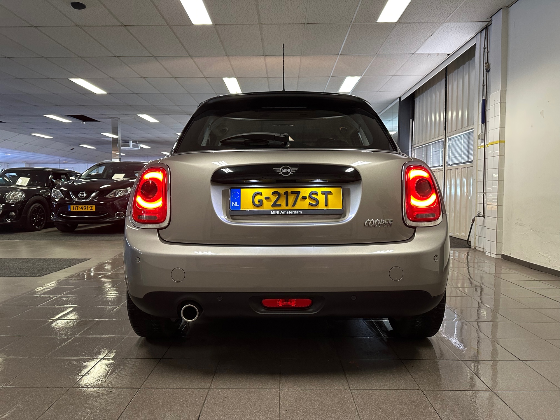 https://www.autokooy.nl//xml/images/43300408-4.JPG