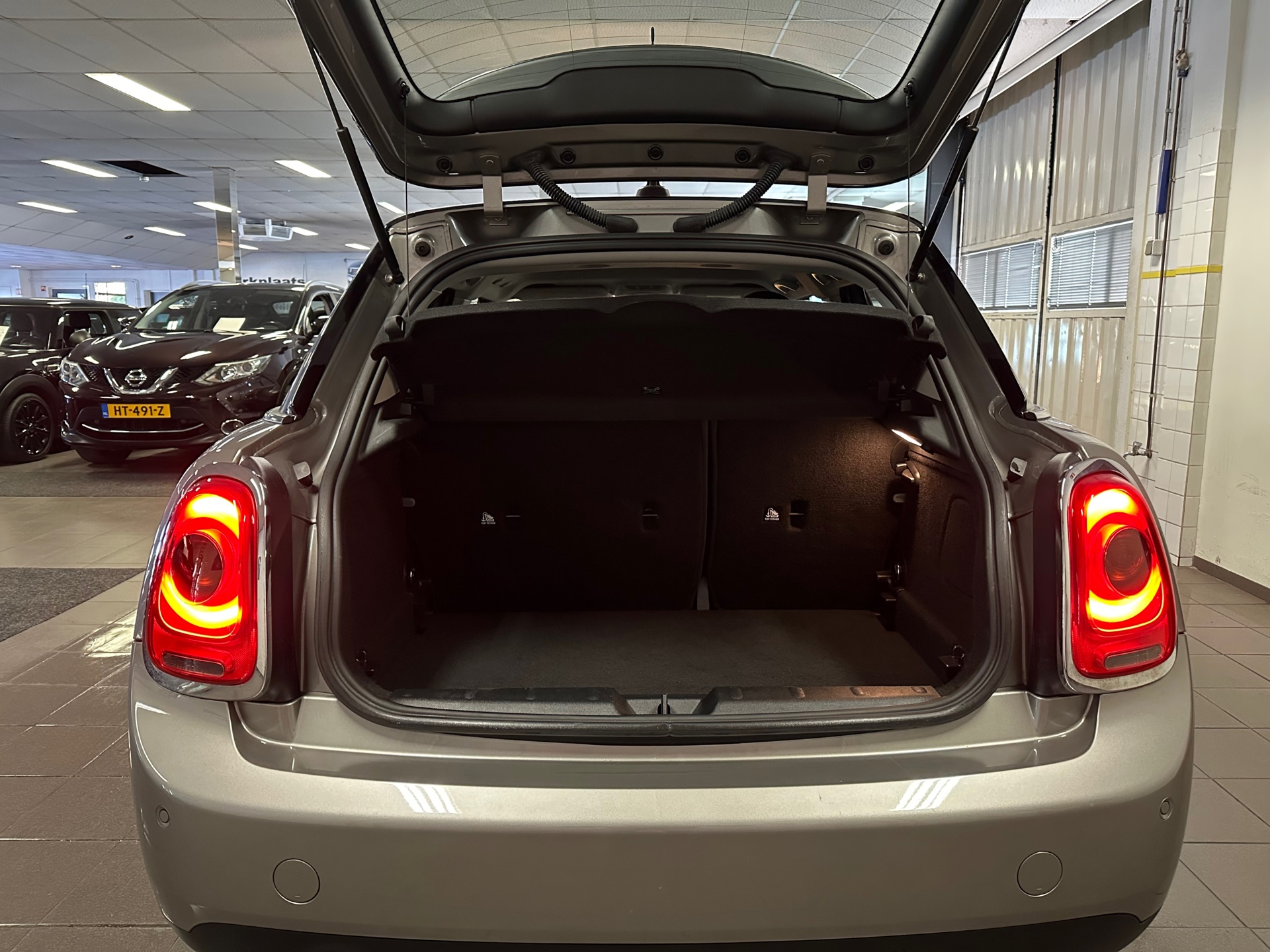 https://www.autokooy.nl//xml/images/43300408-5.JPG