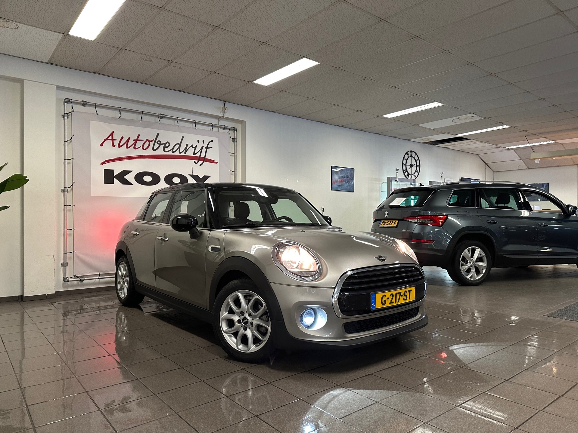 https://www.autokooy.nl//xml/images/43300408-7.JPG