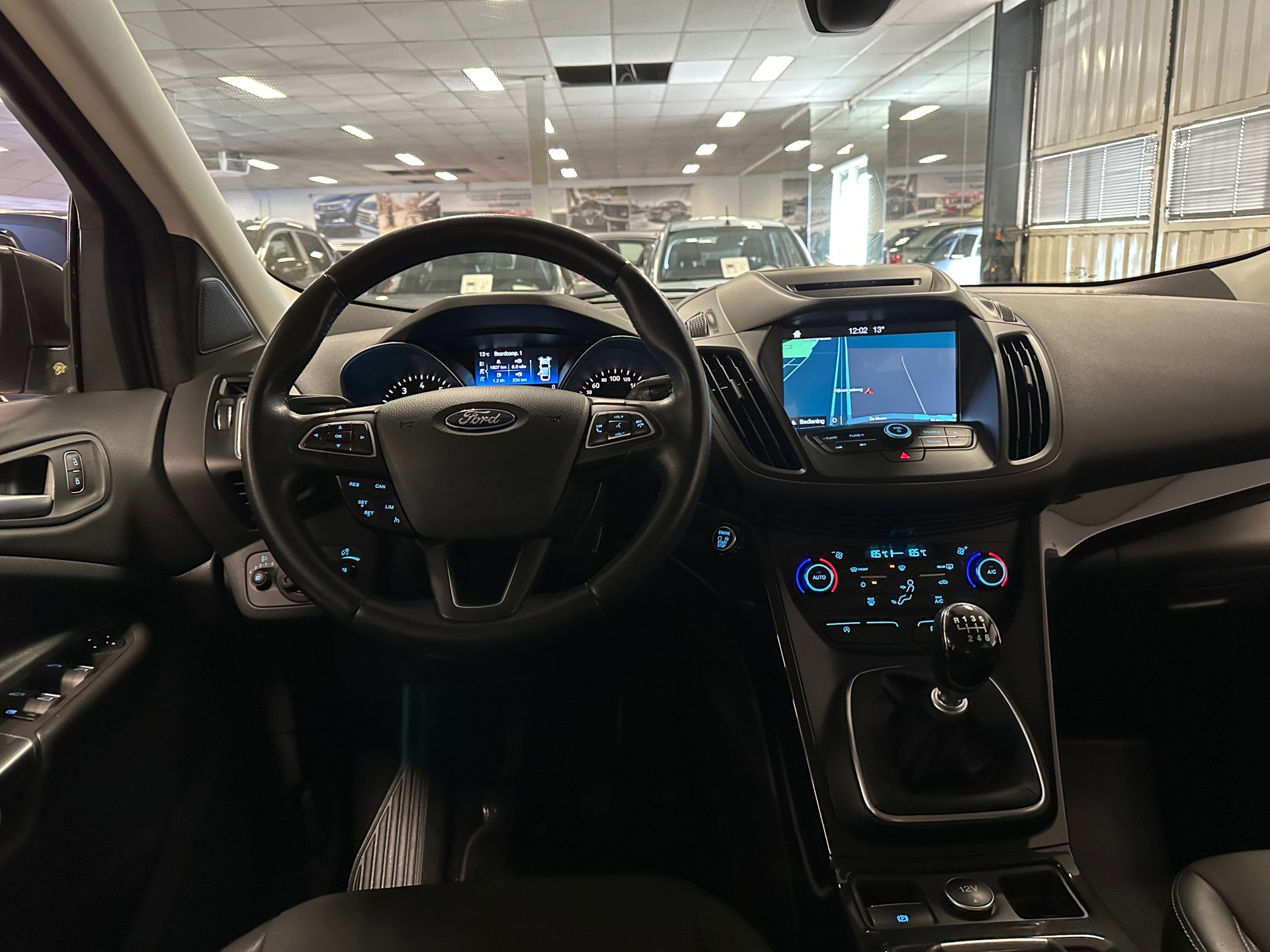https://www.autokooy.nl//xml/images/43321955-21.JPG
