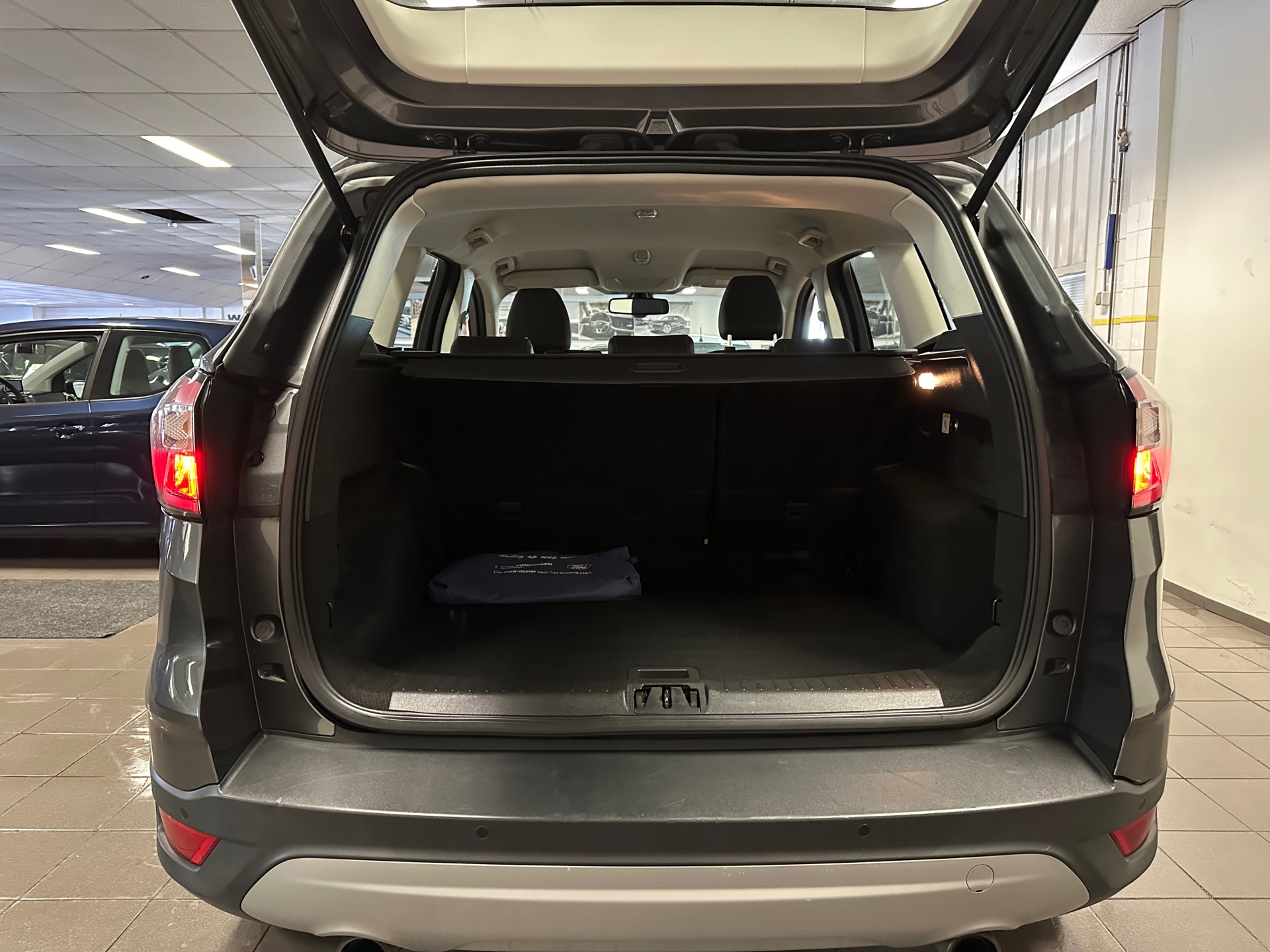https://www.autokooy.nl//xml/images/43321955-5.JPG