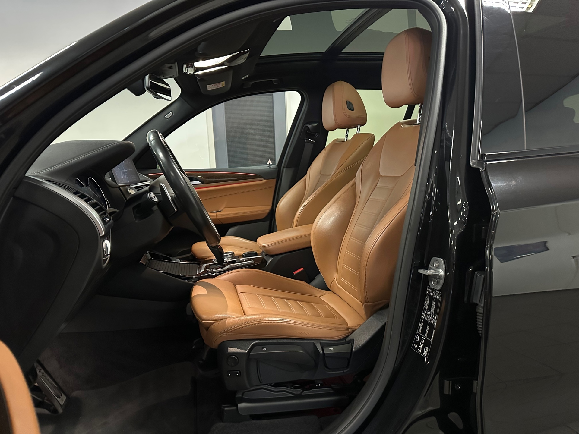 https://www.autokooy.nl//xml/images/43340631-12.JPG