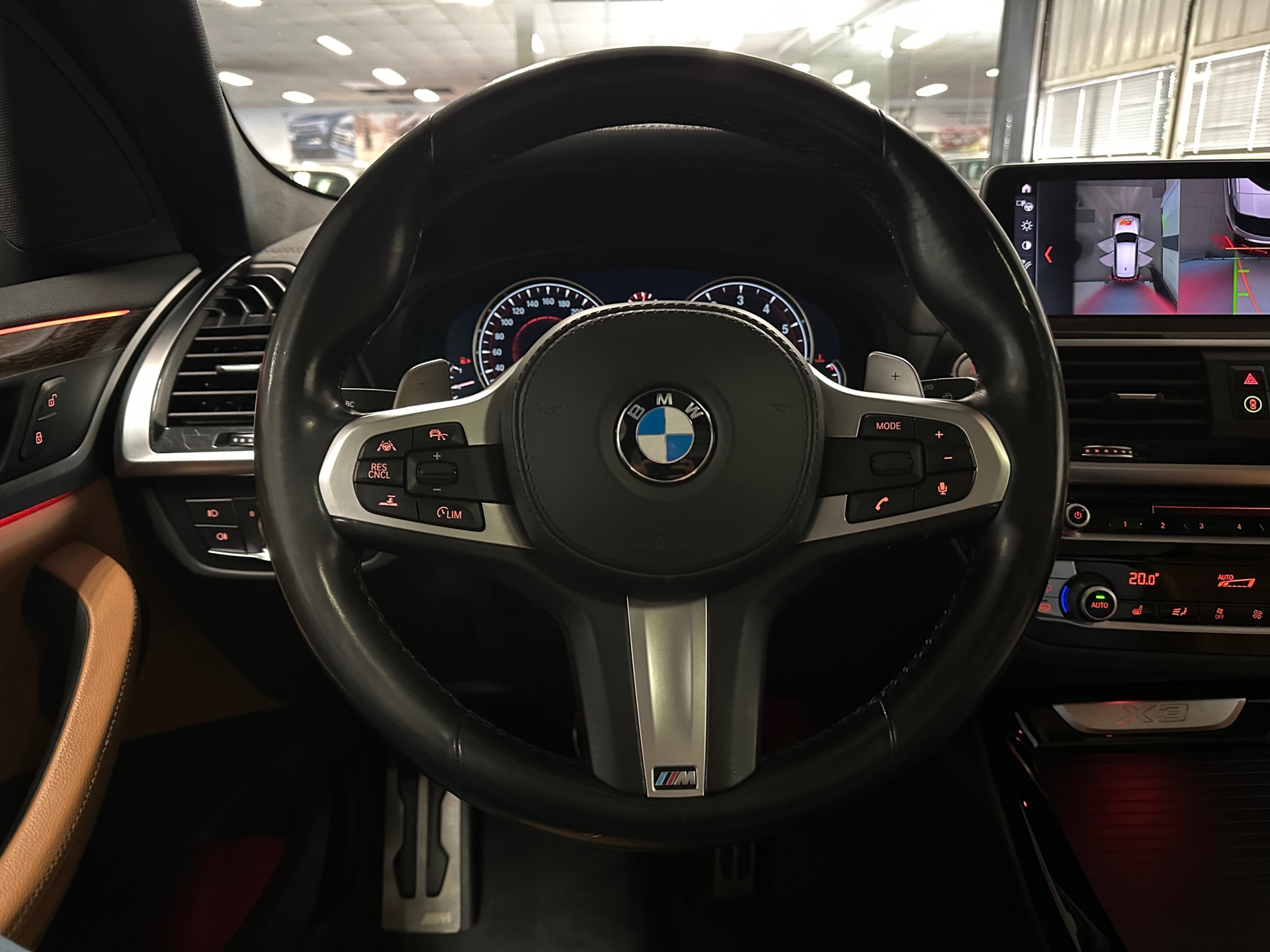 https://www.autokooy.nl//xml/images/43340631-13.JPG