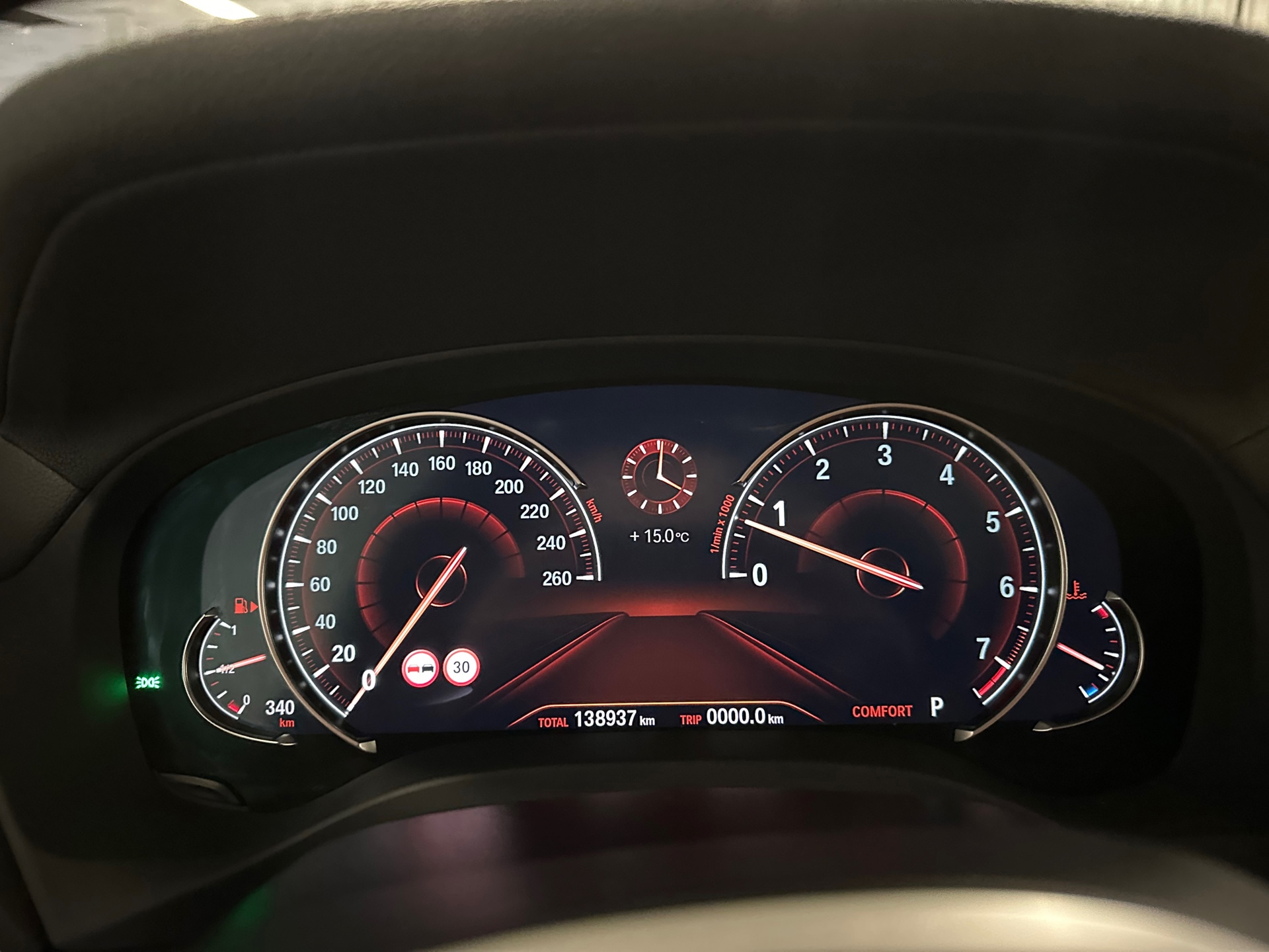 https://www.autokooy.nl//xml/images/43340631-14.JPG